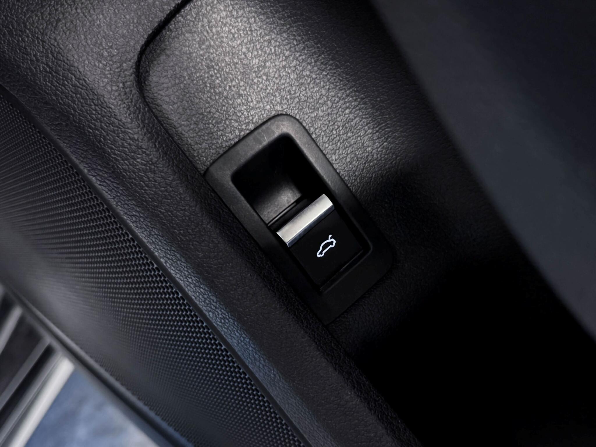 Audi A4 view 22