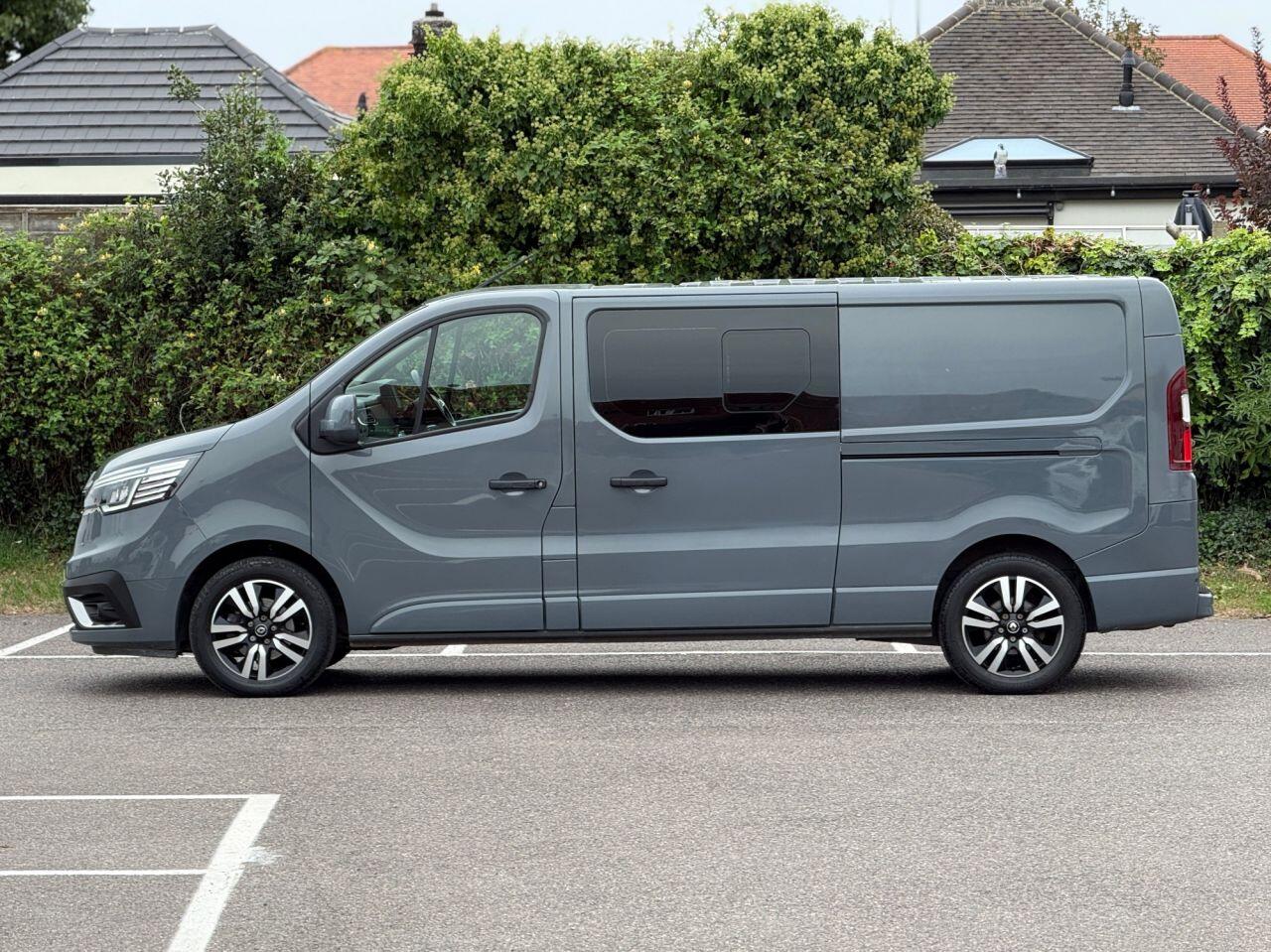 Renault Trafic view 5