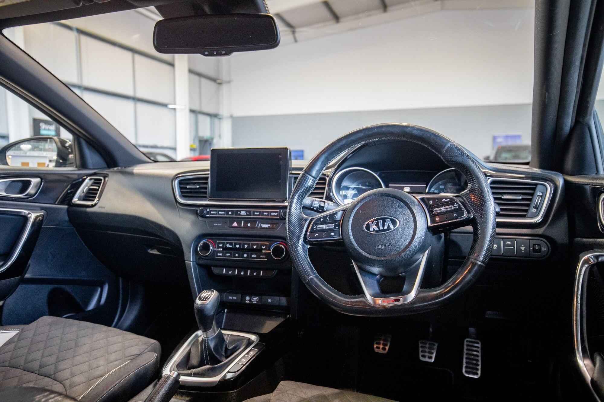 Kia Ceed view 2