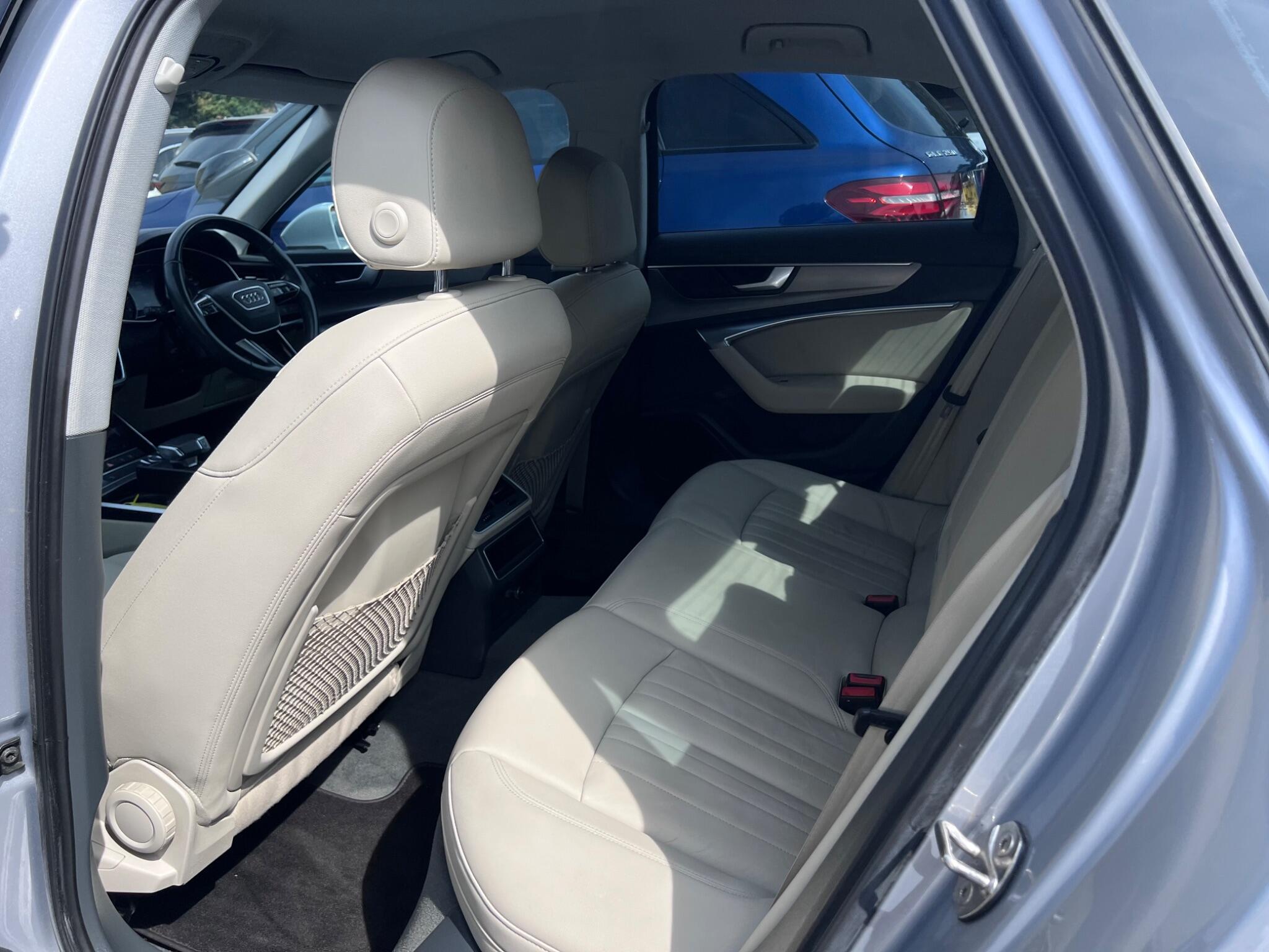 Audi A6 Saloon view 35