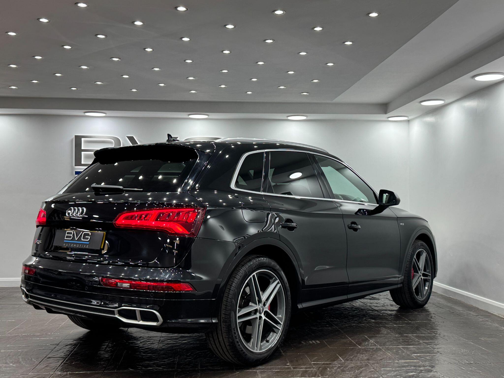 Audi SQ5 view 11