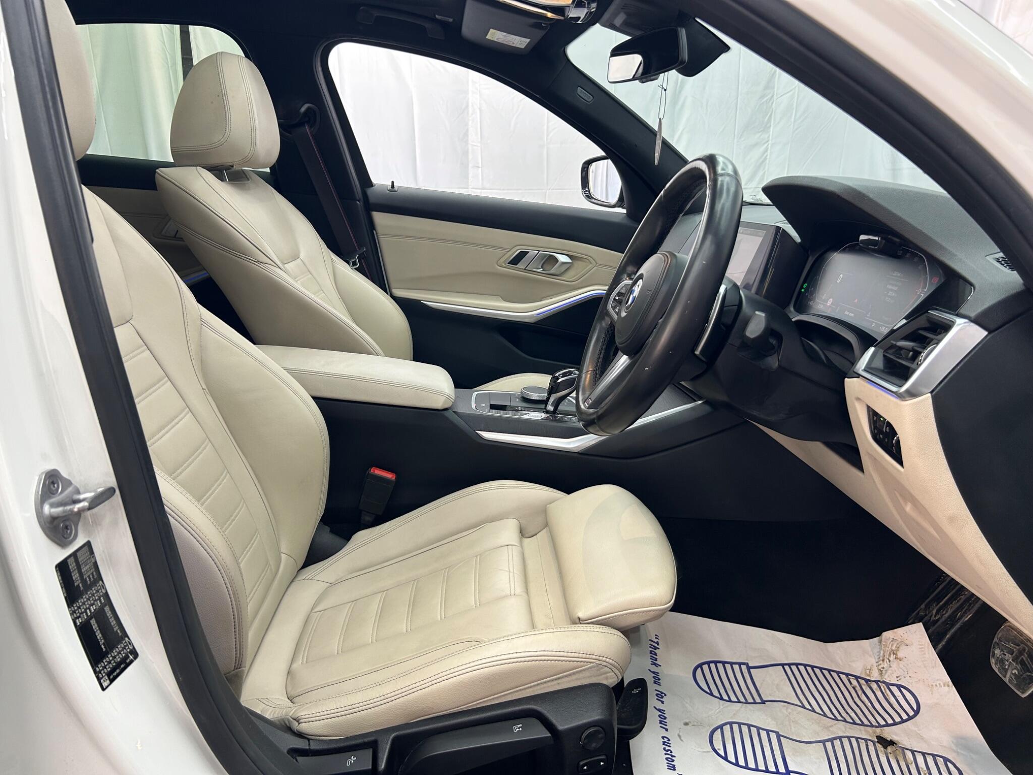 BMW 3 Series view 19