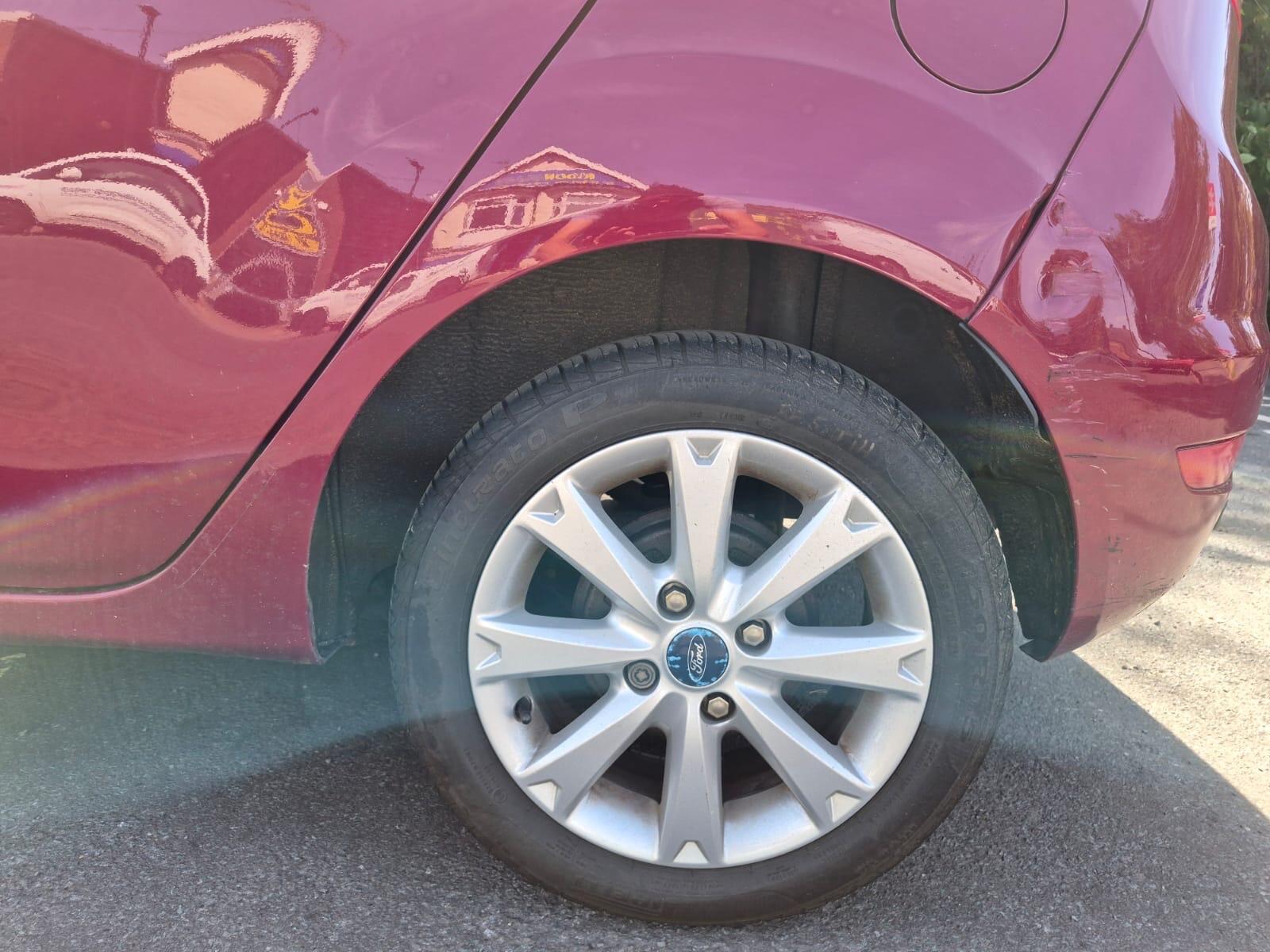 Ford Fiesta view 9