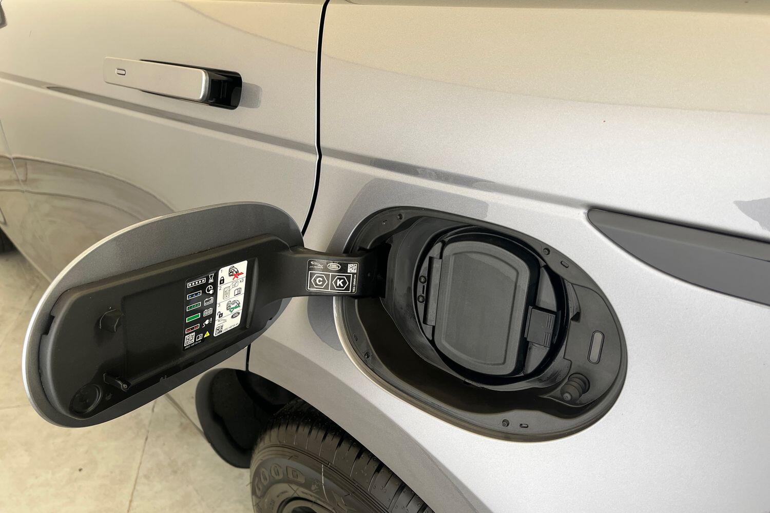 Land Rover Range Rover Evoque view 18