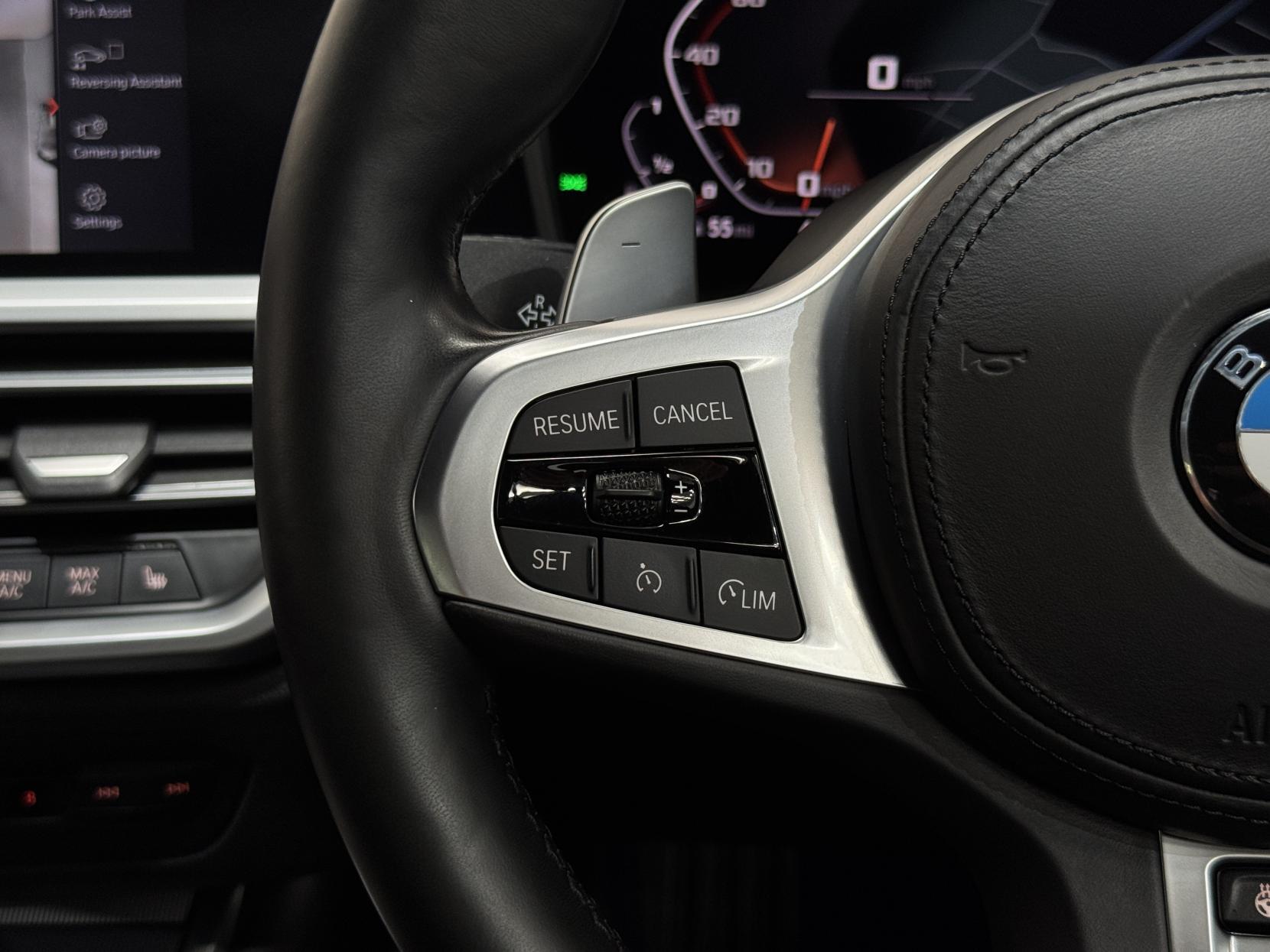 BMW 3 Series view 44