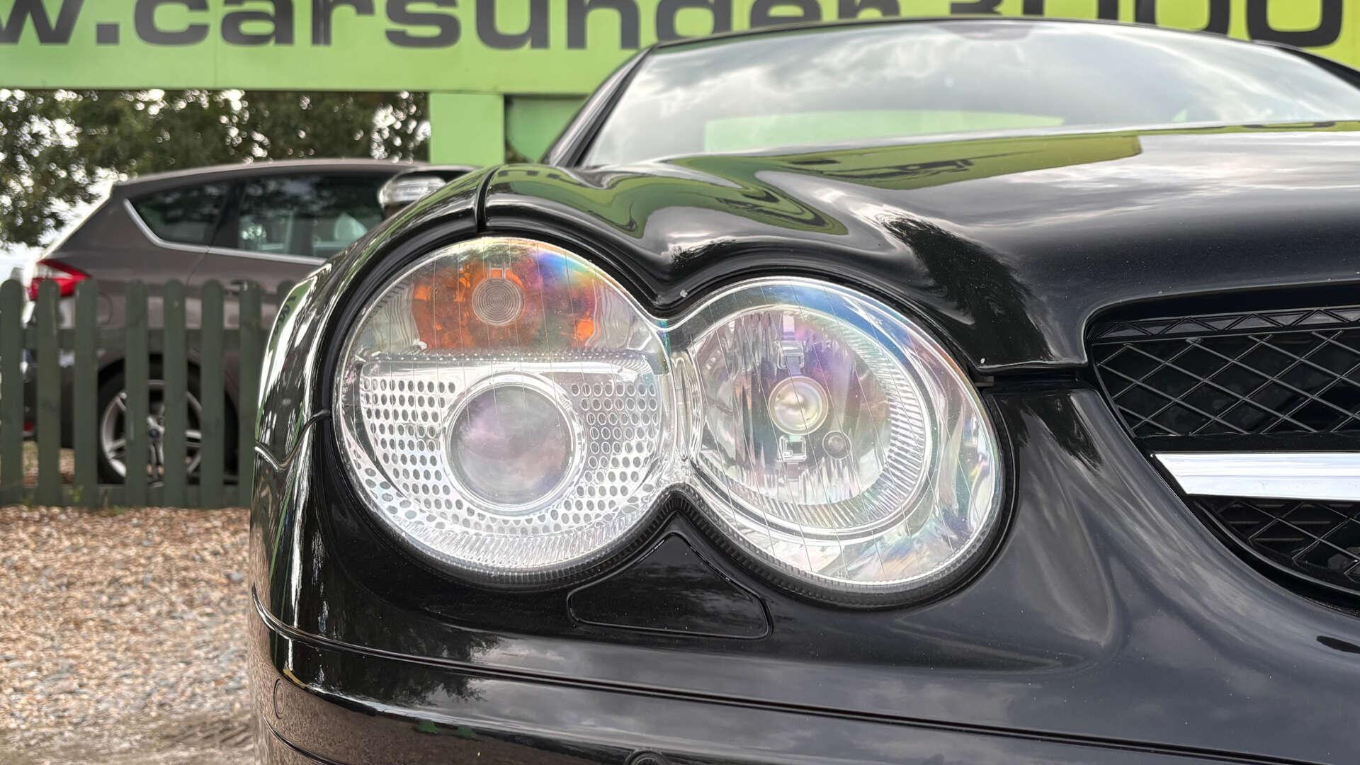 Mercedes-Benz SL view 36