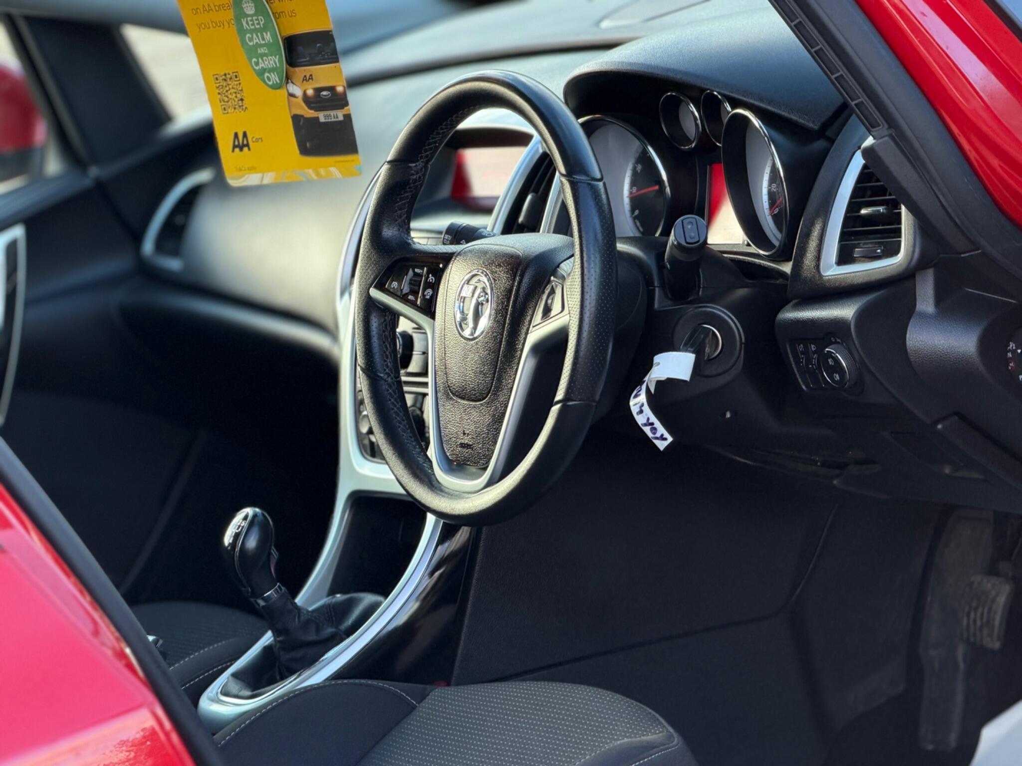 2014 Vauxhall Astra 1.6 16V SRi Sports Tourer Euro 5 5dr image 14