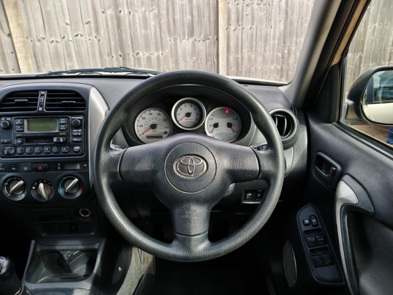 Toyota Rav4 view 16