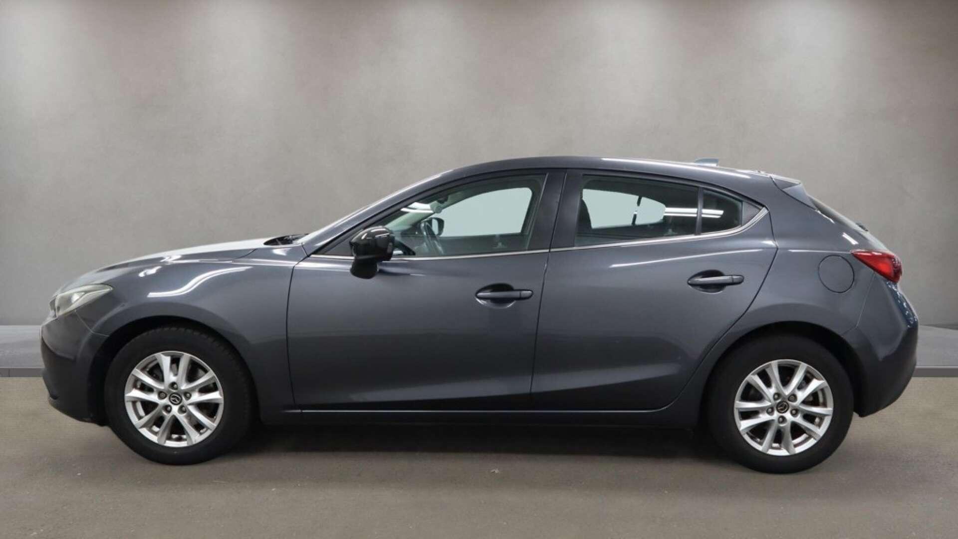 Mazda Mazda3 view 11