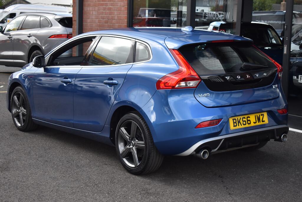 Volvo V40 view 20