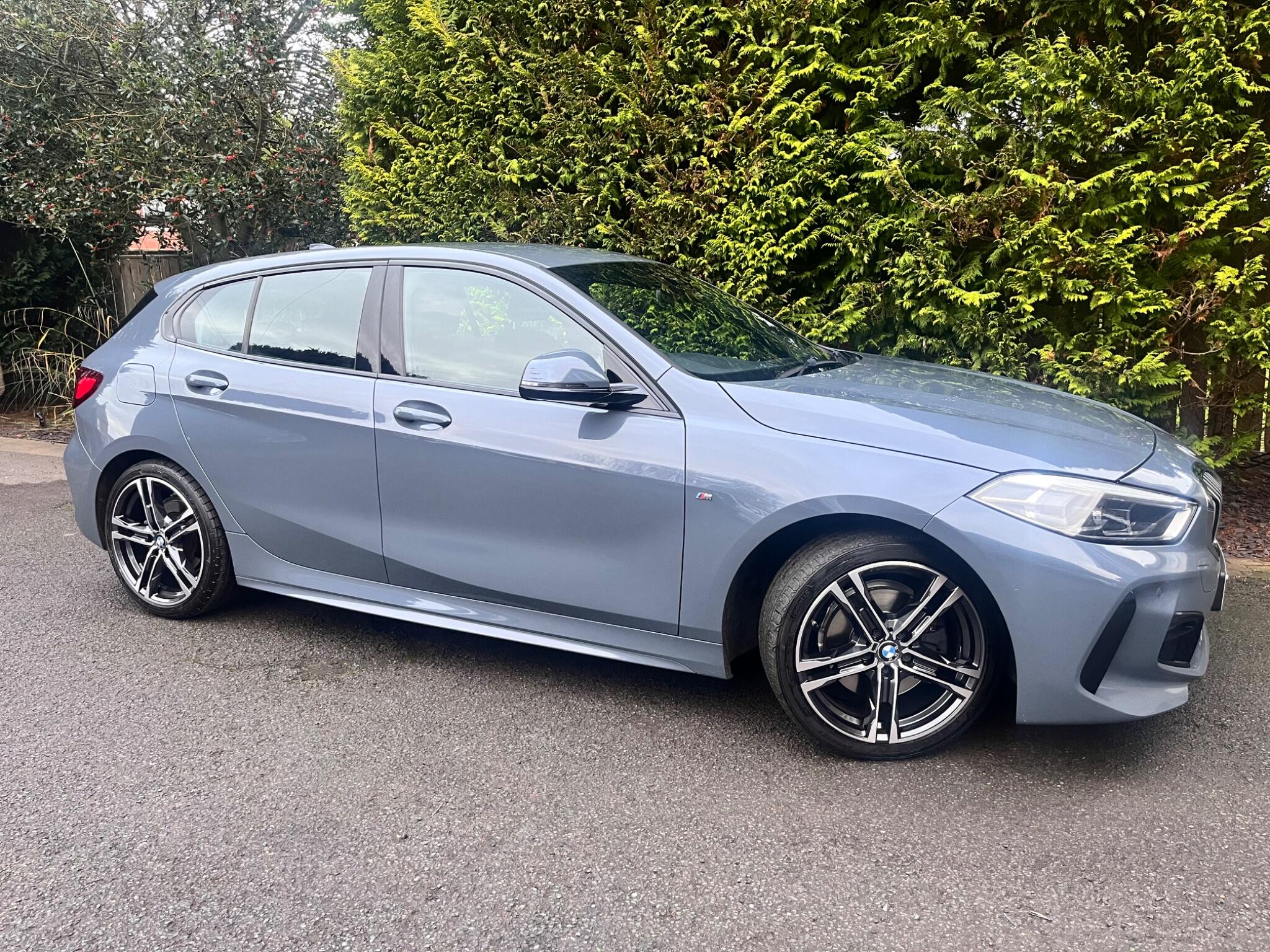 BMW 1 Series view 19