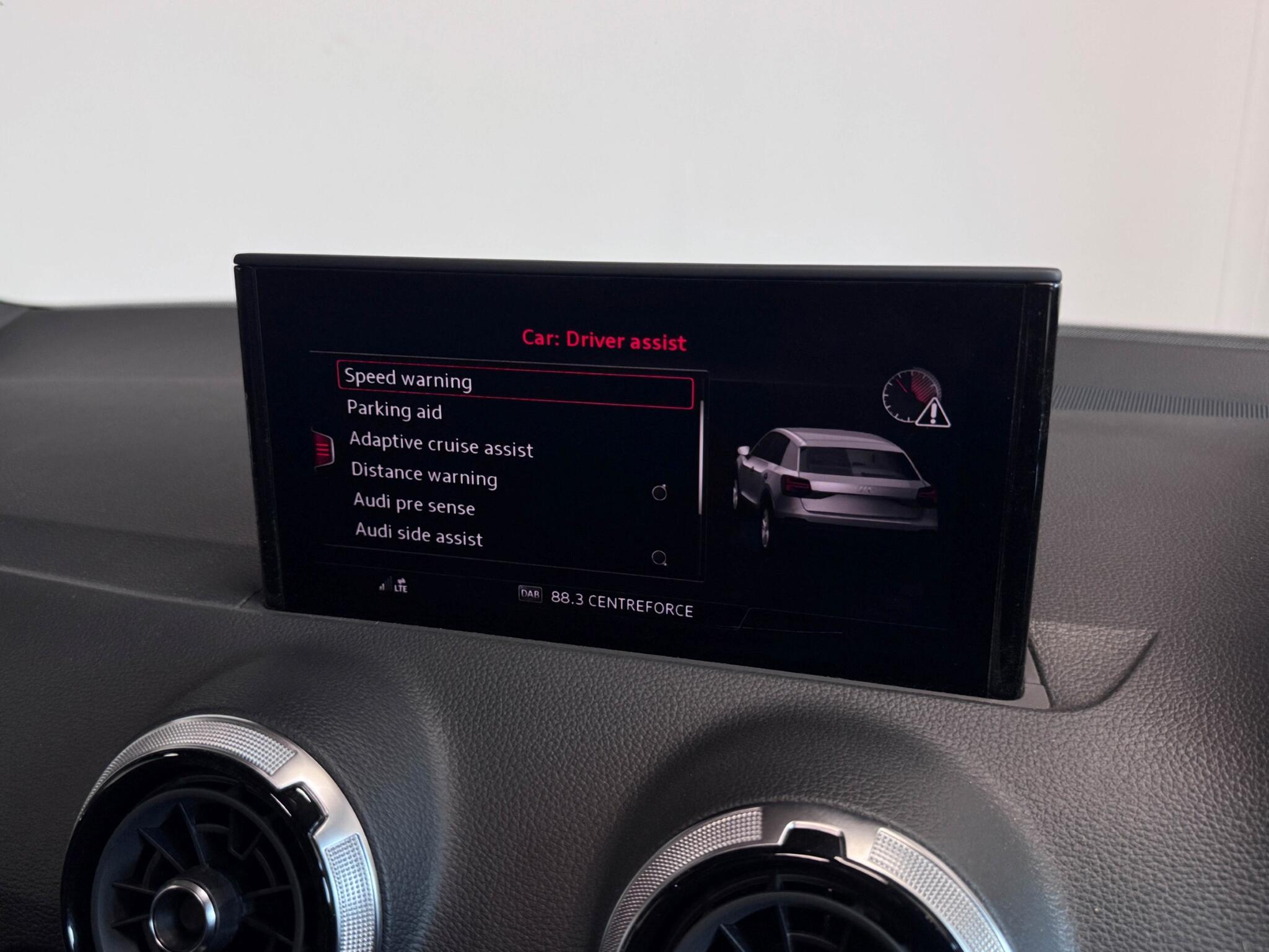 Audi SQ2 view 39