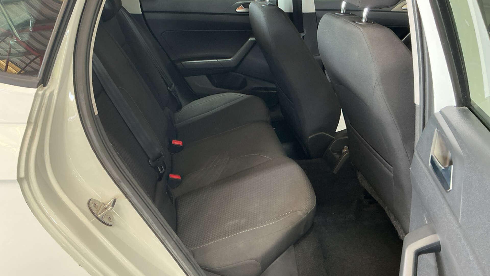 Volkswagen Polo view 8