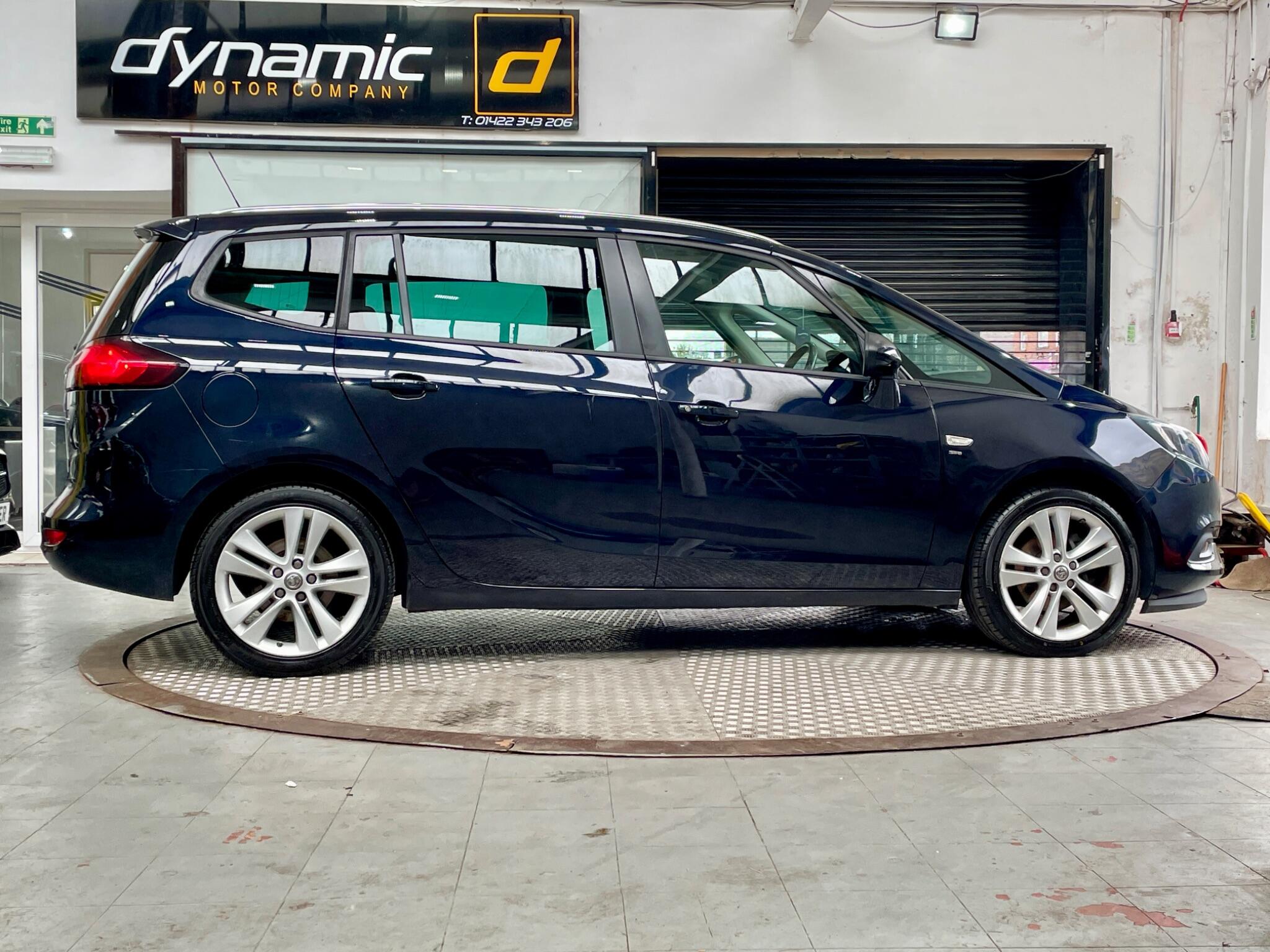 Vauxhall Zafira Tourer view 18
