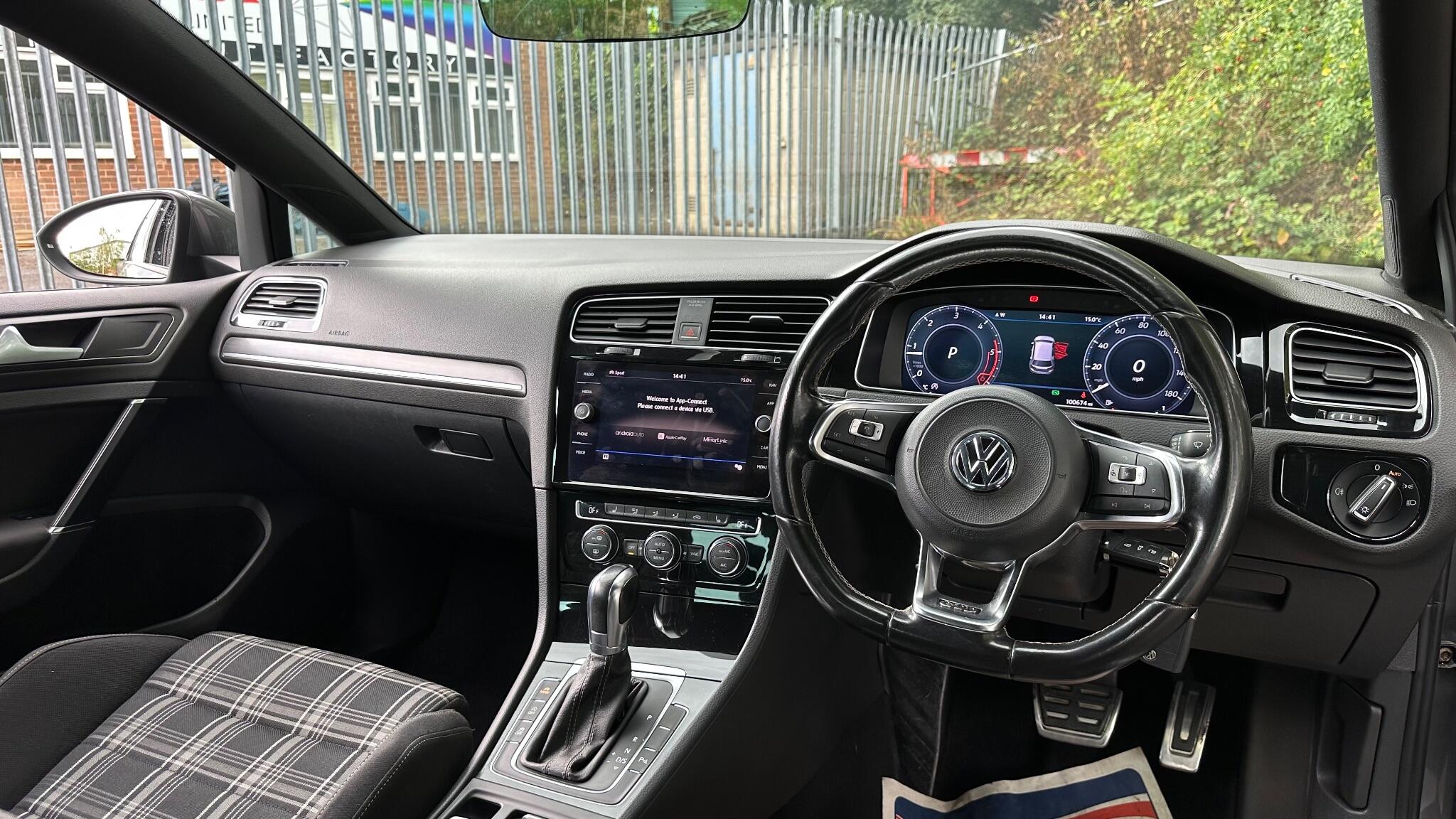 Volkswagen Golf view 14