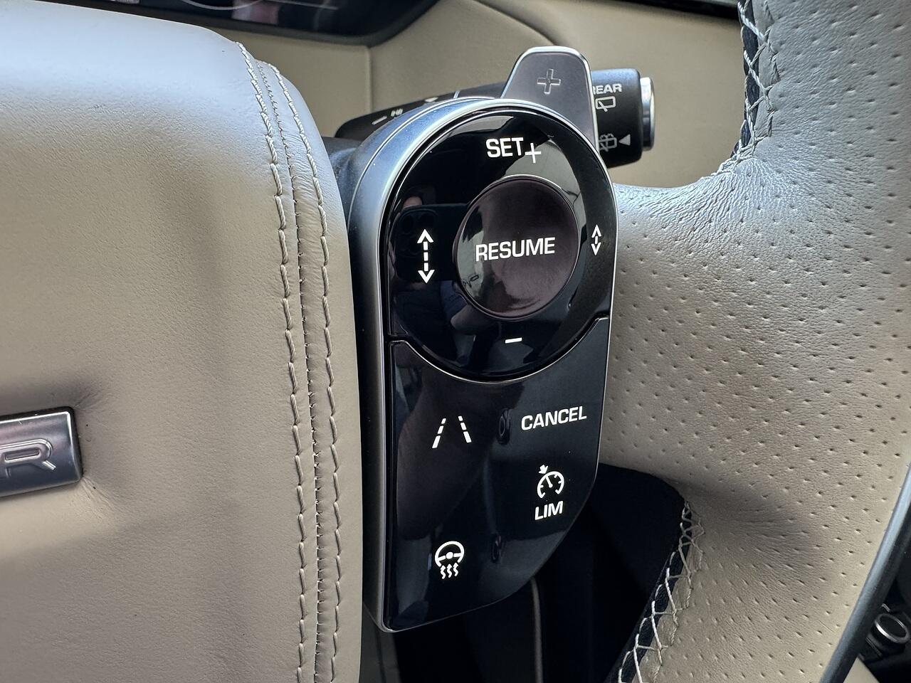 Land Rover Range Rover Velar view 24