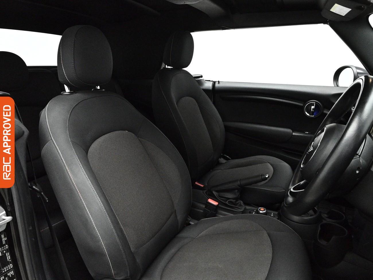 Mini Convertible view 12