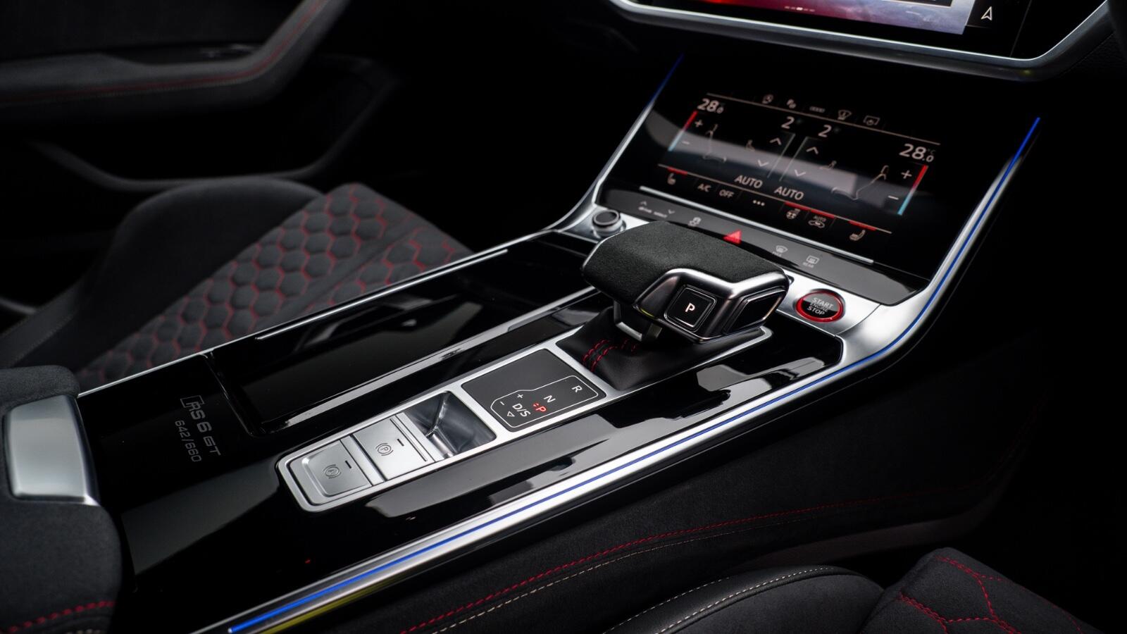 Audi RS6 Avant view 37