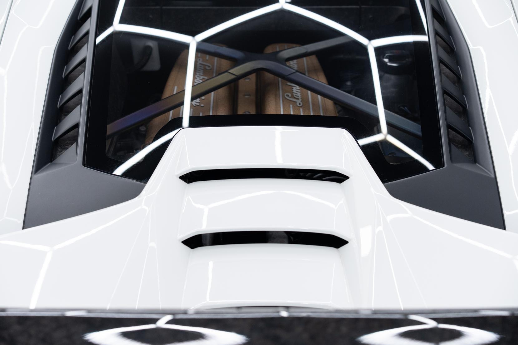 Lamborghini Huracan view 19