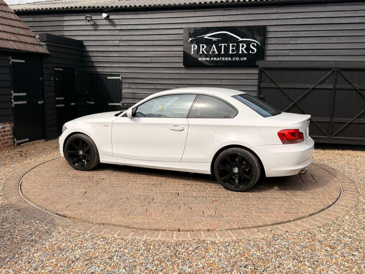 BMW 1 Series view 21