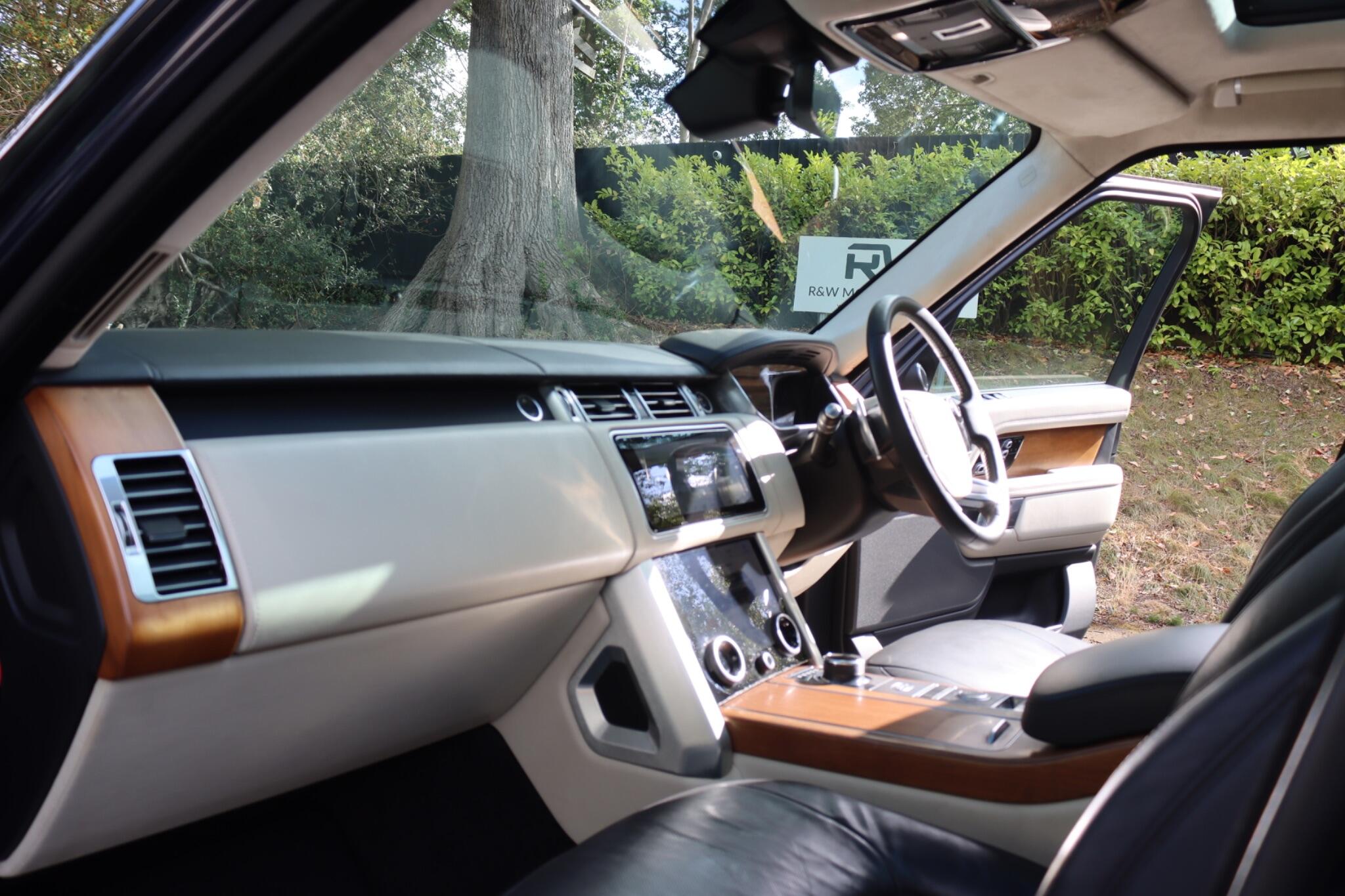Land Rover Range Rover view 9