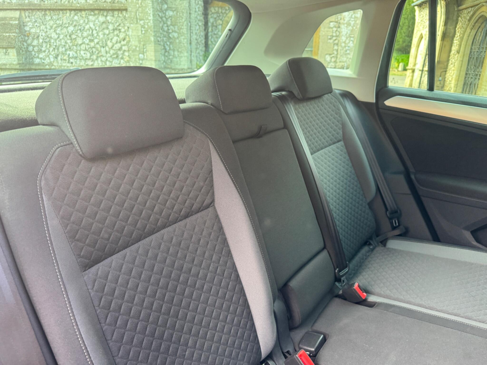 Volkswagen Tiguan view 34