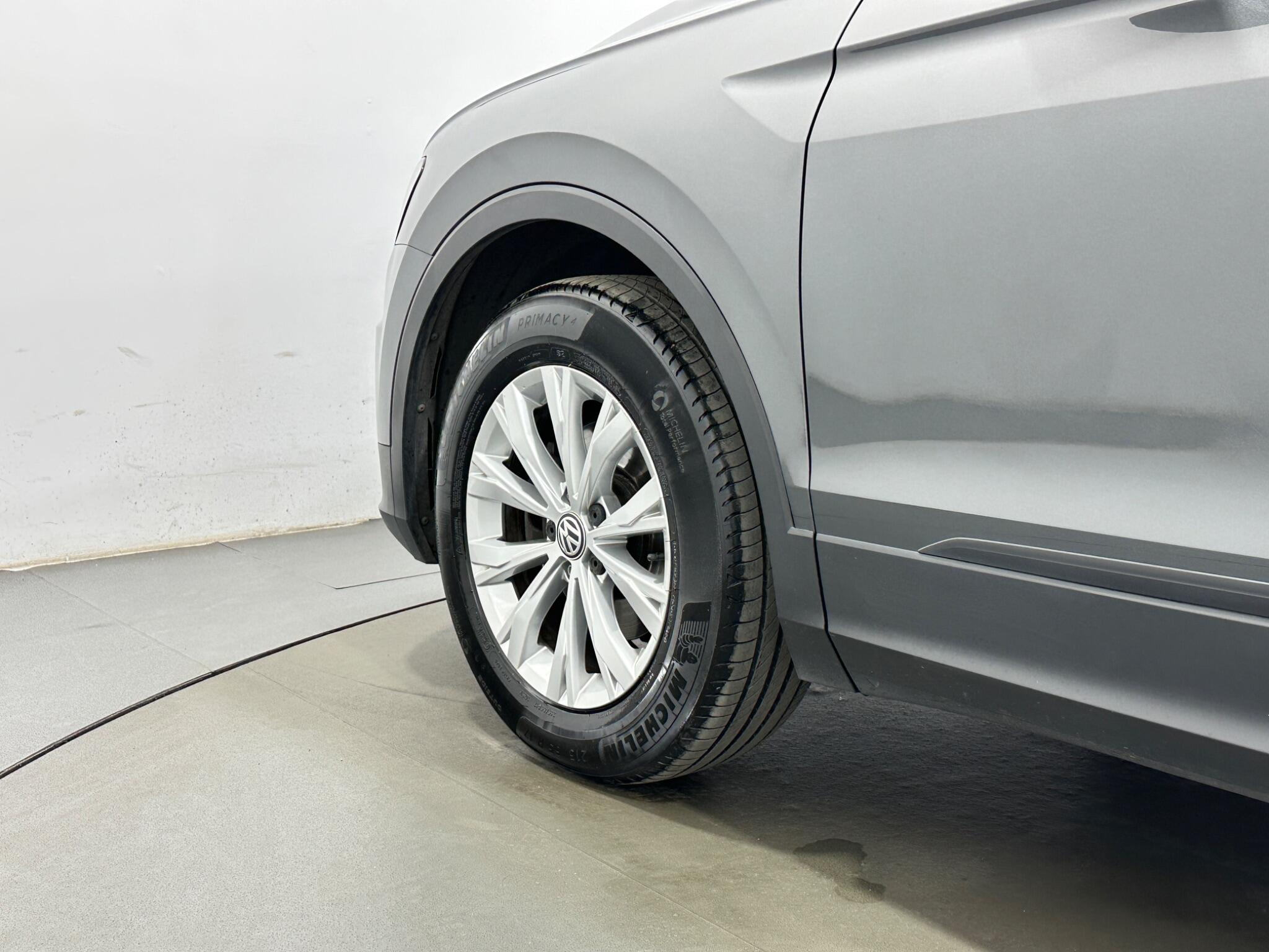 Volkswagen Tiguan view 45