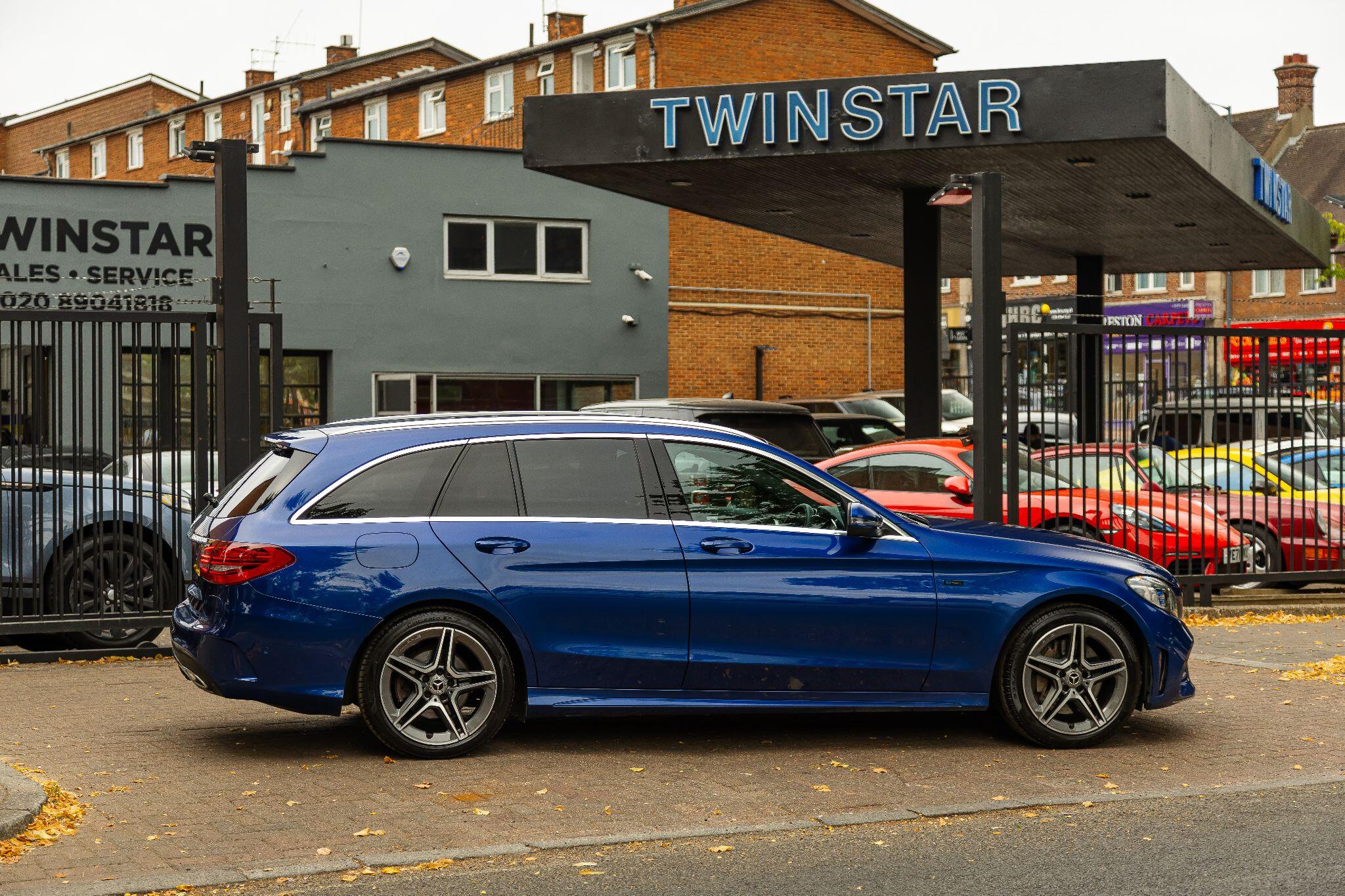 Mercedes-Benz C-Class view 11