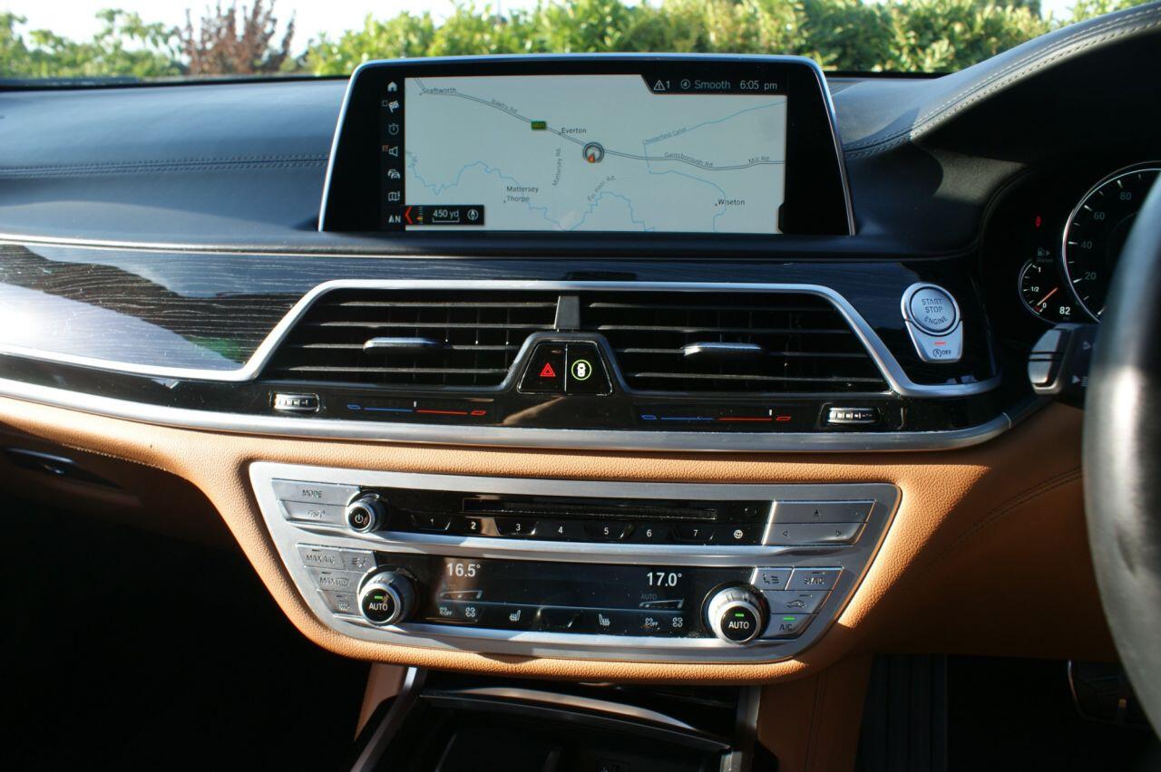 BMW 7 Series view 57