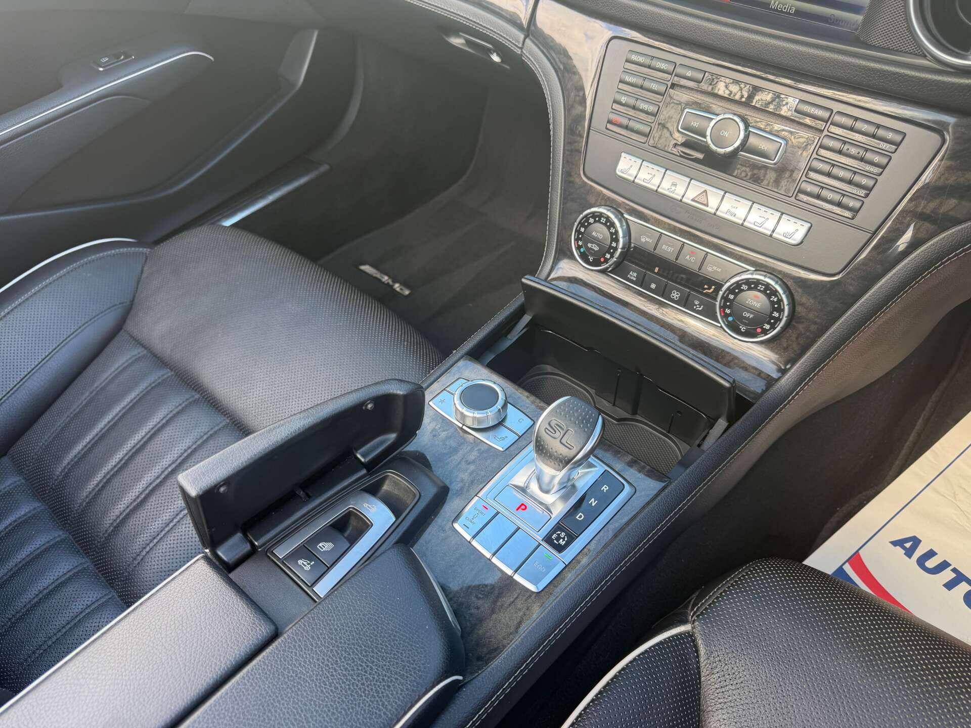 Mercedes-Benz SL view 21