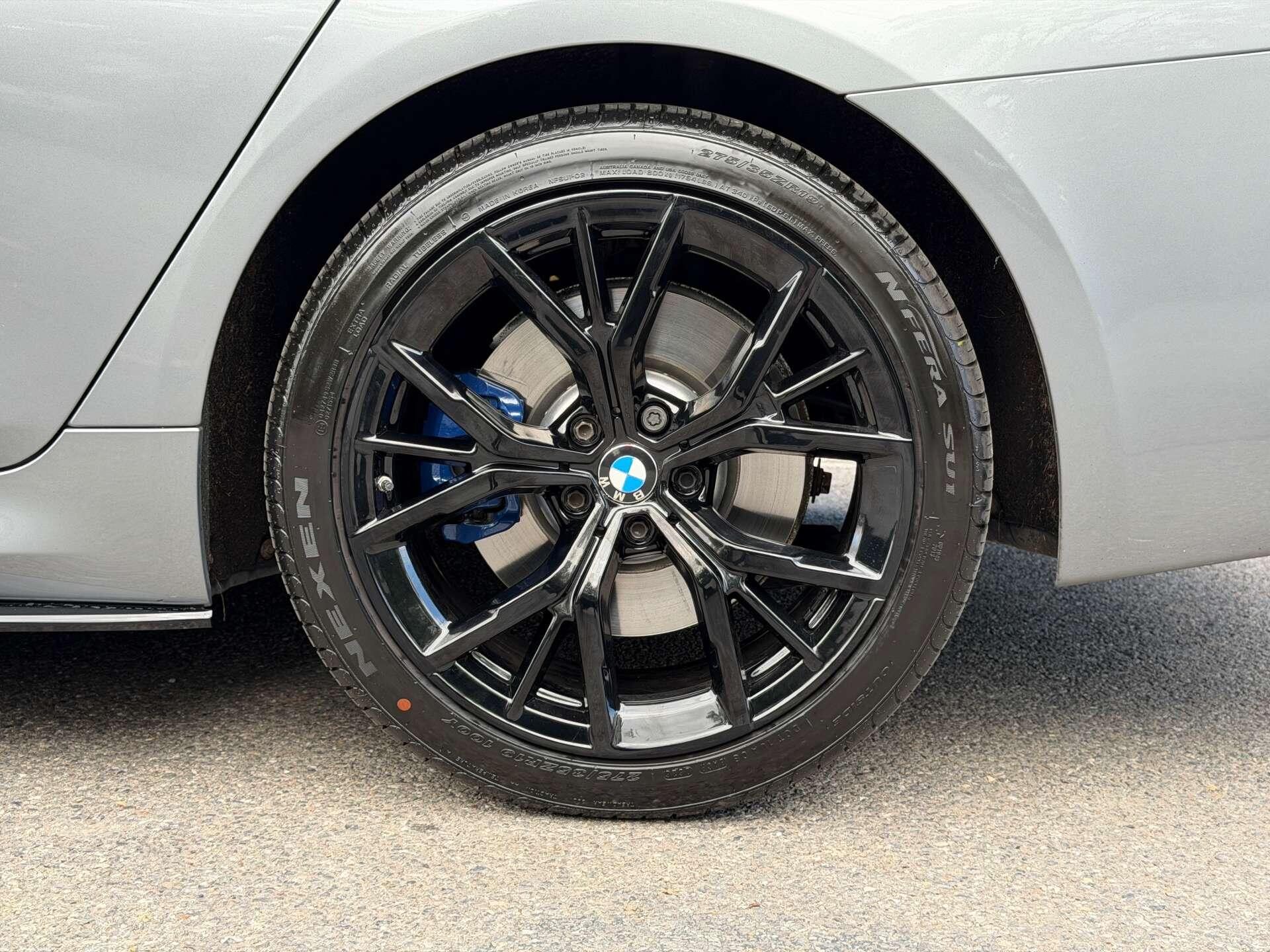 BMW 5 Series view 54