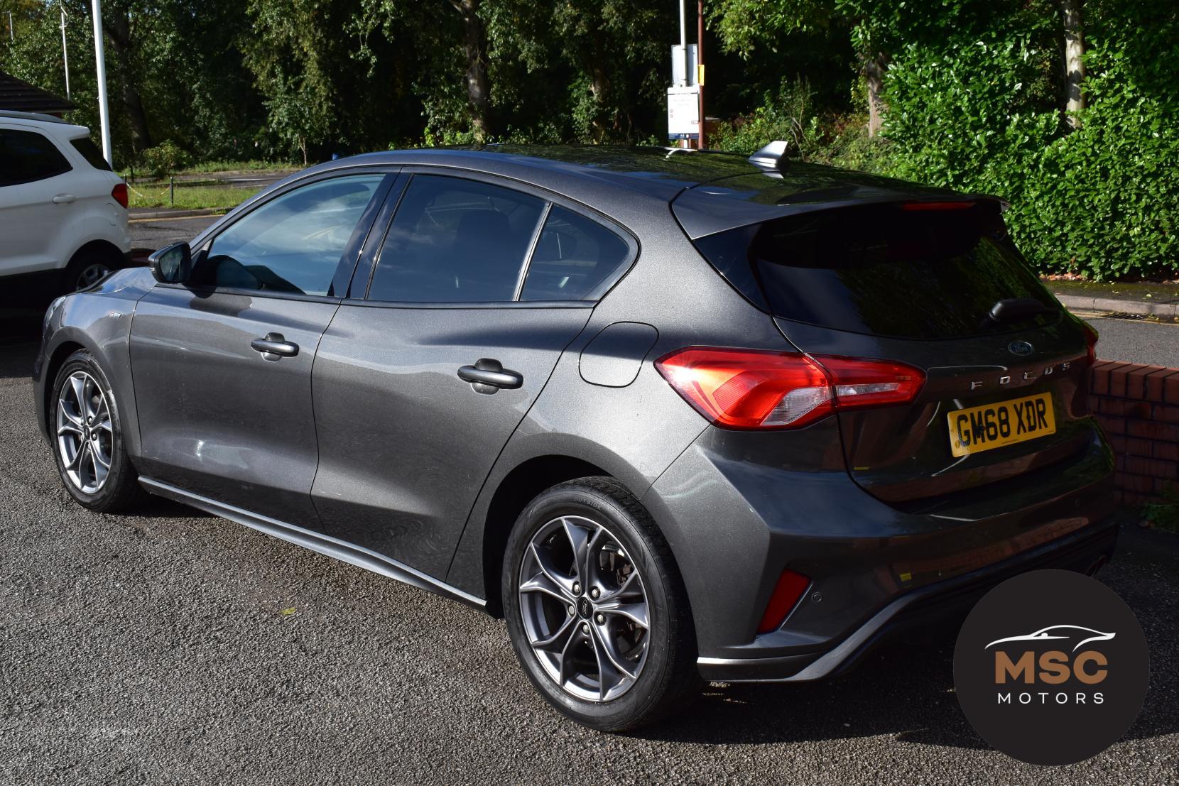 Ford Focus view 11