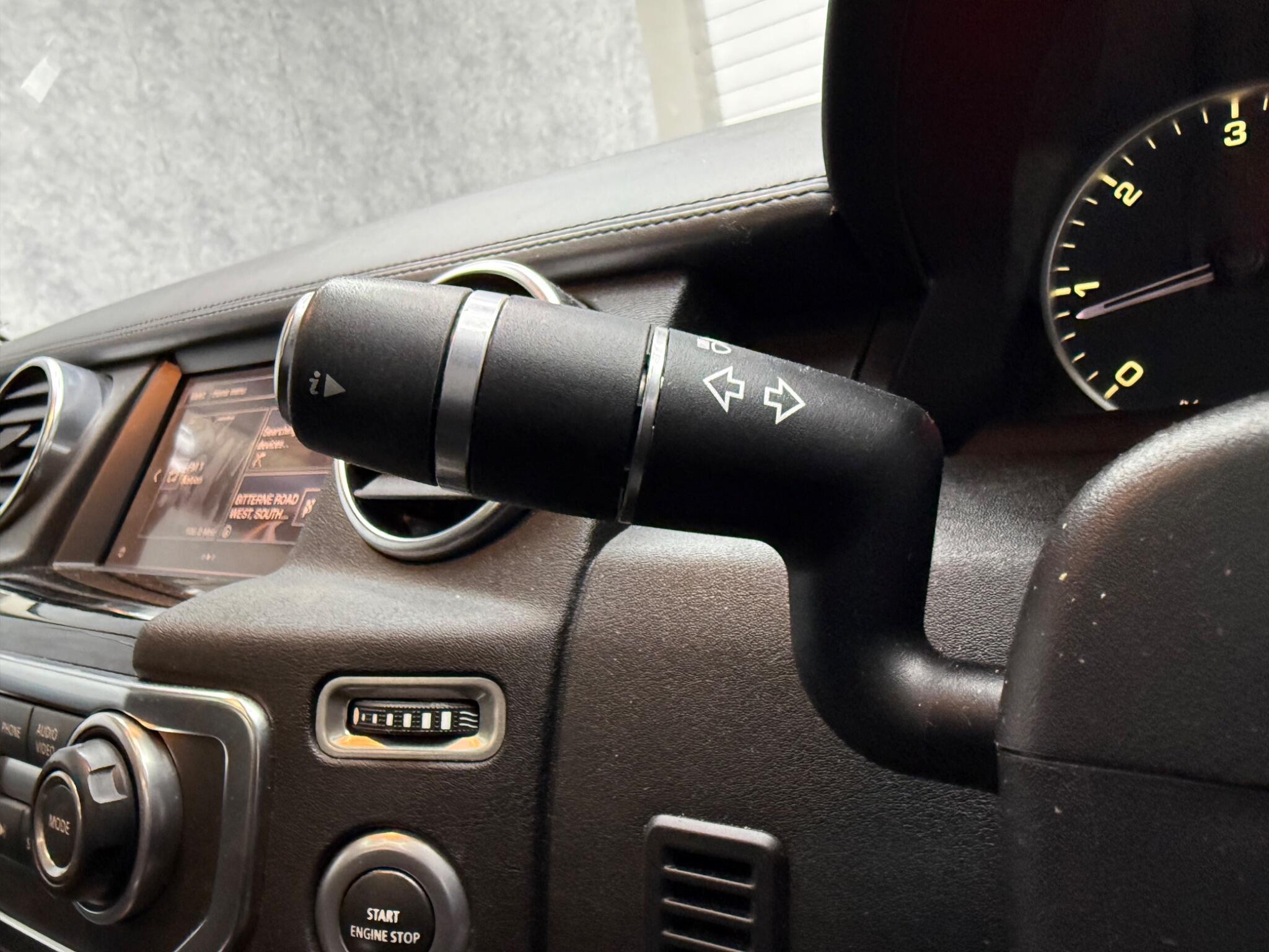 Land Rover Discovery 4 view 22
