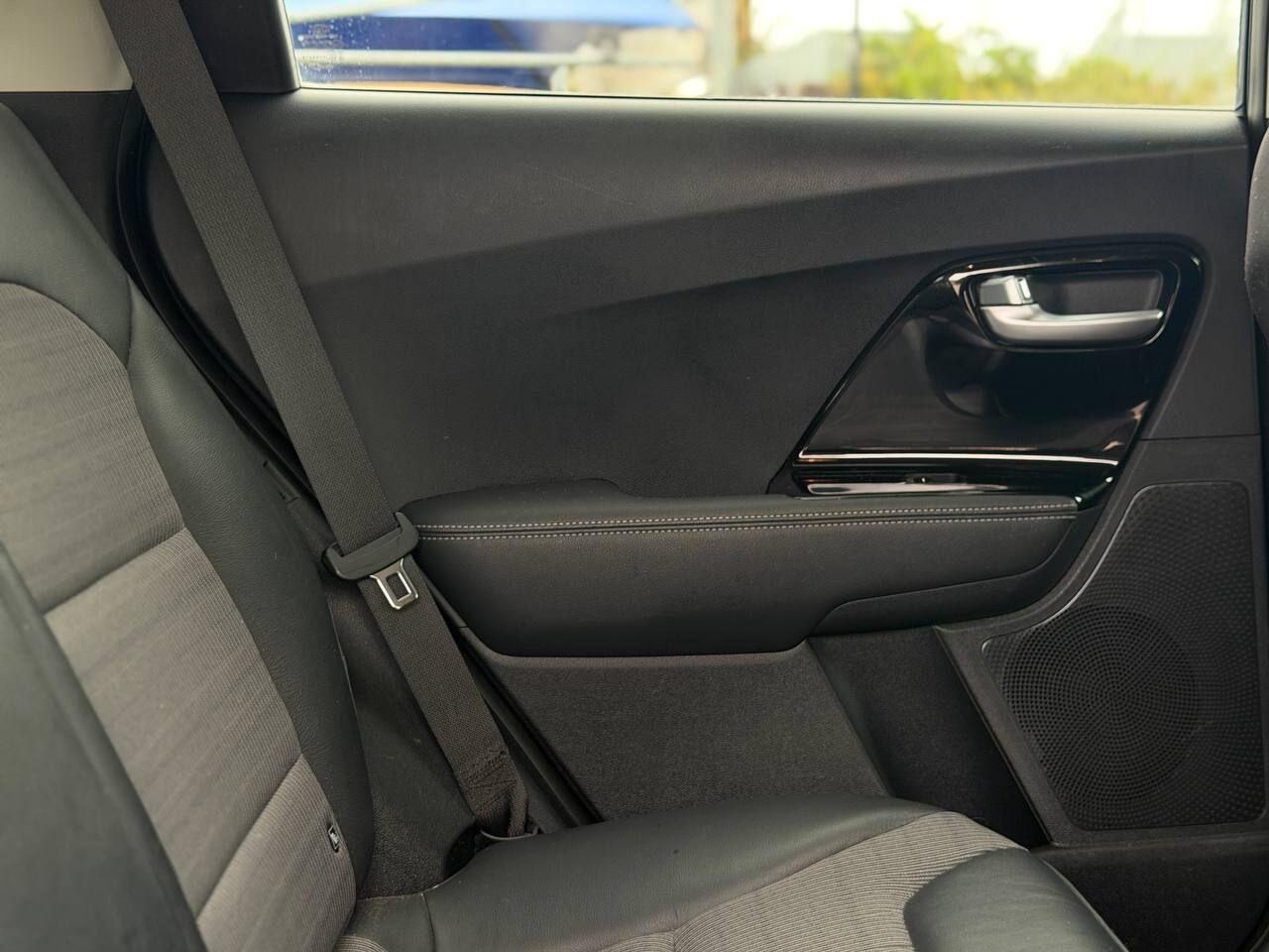 Kia Niro view 16