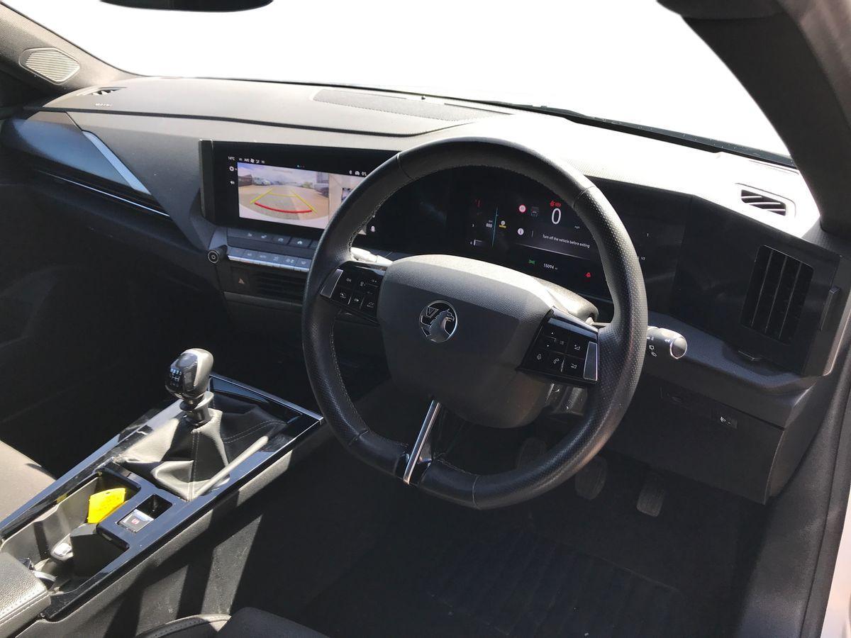 Vauxhall Astra view 3