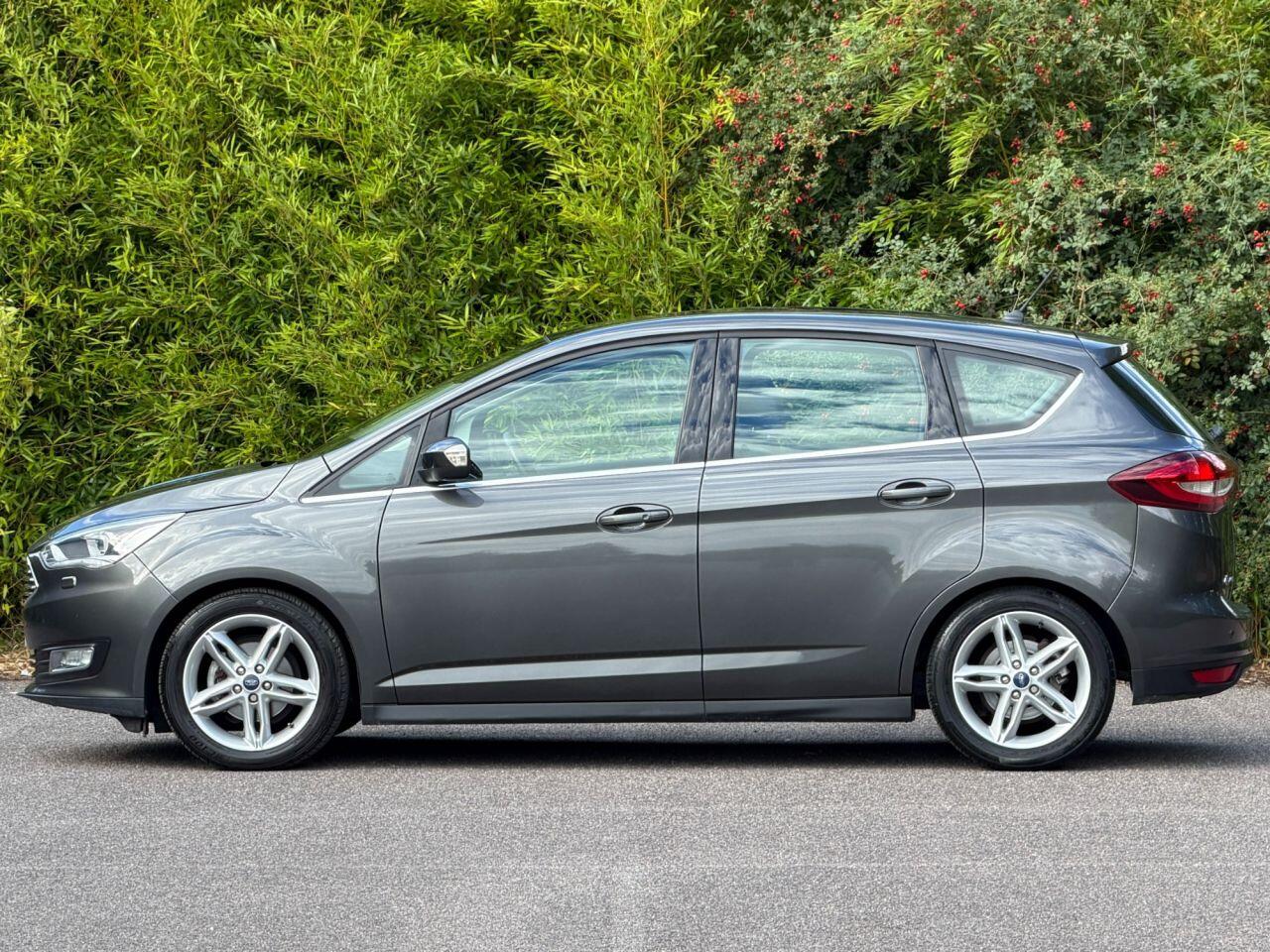 Ford C-Max view 4