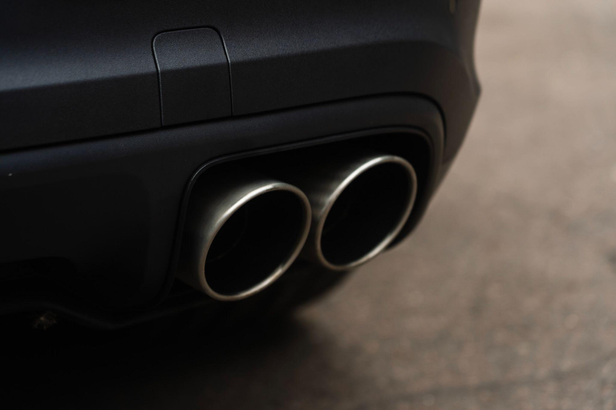 Porsche Cayenne view 19