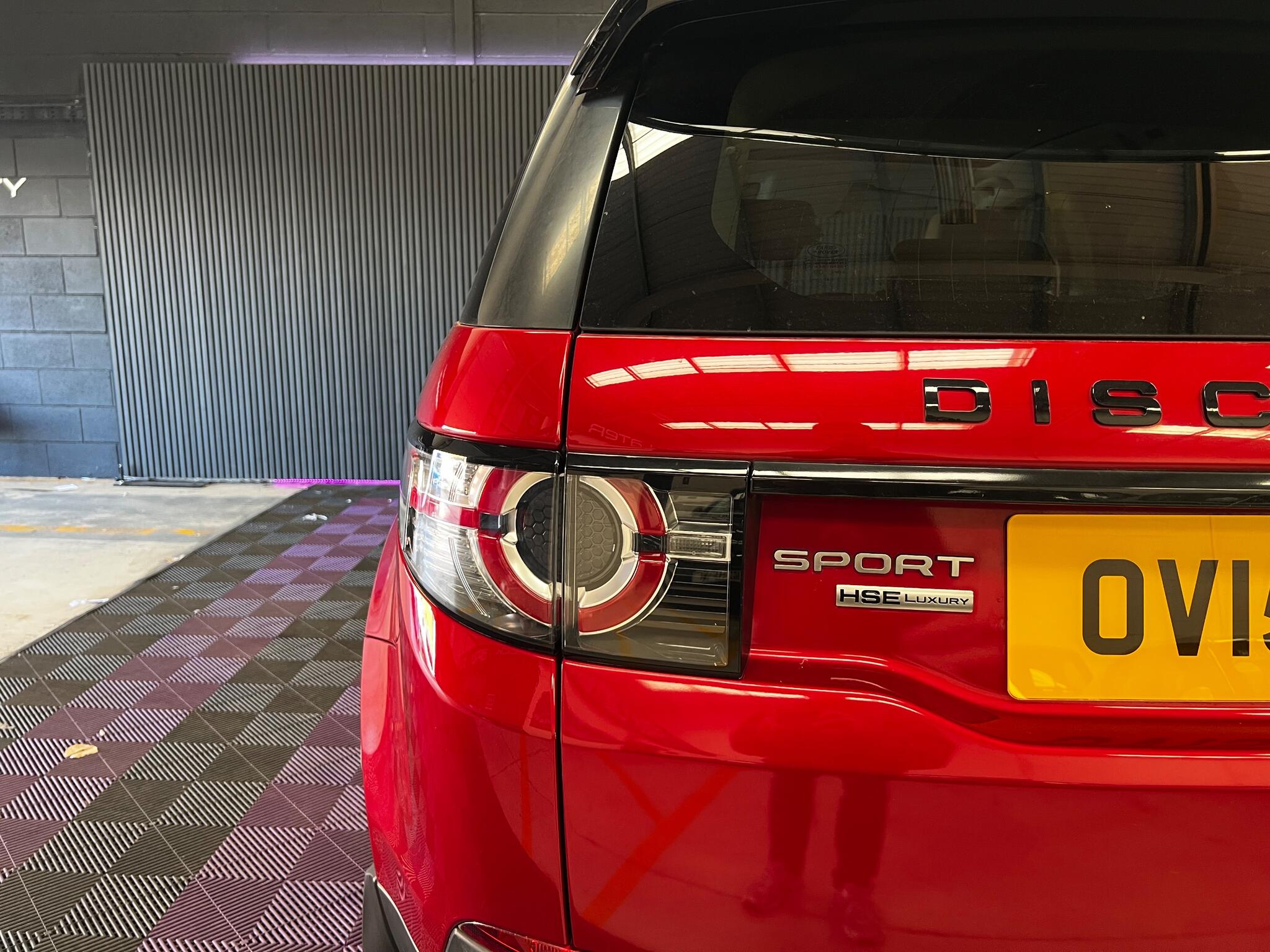 Land Rover Discovery Sport view 48
