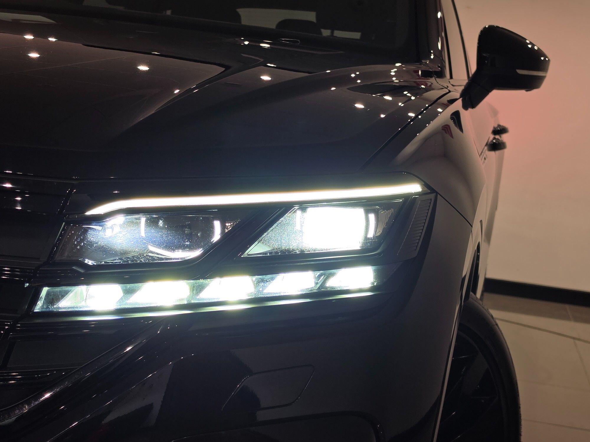 Volkswagen Touareg view 41