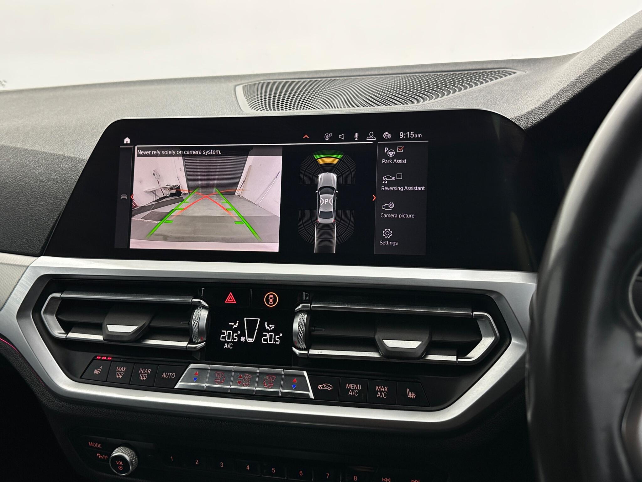 BMW 3 Series view 24