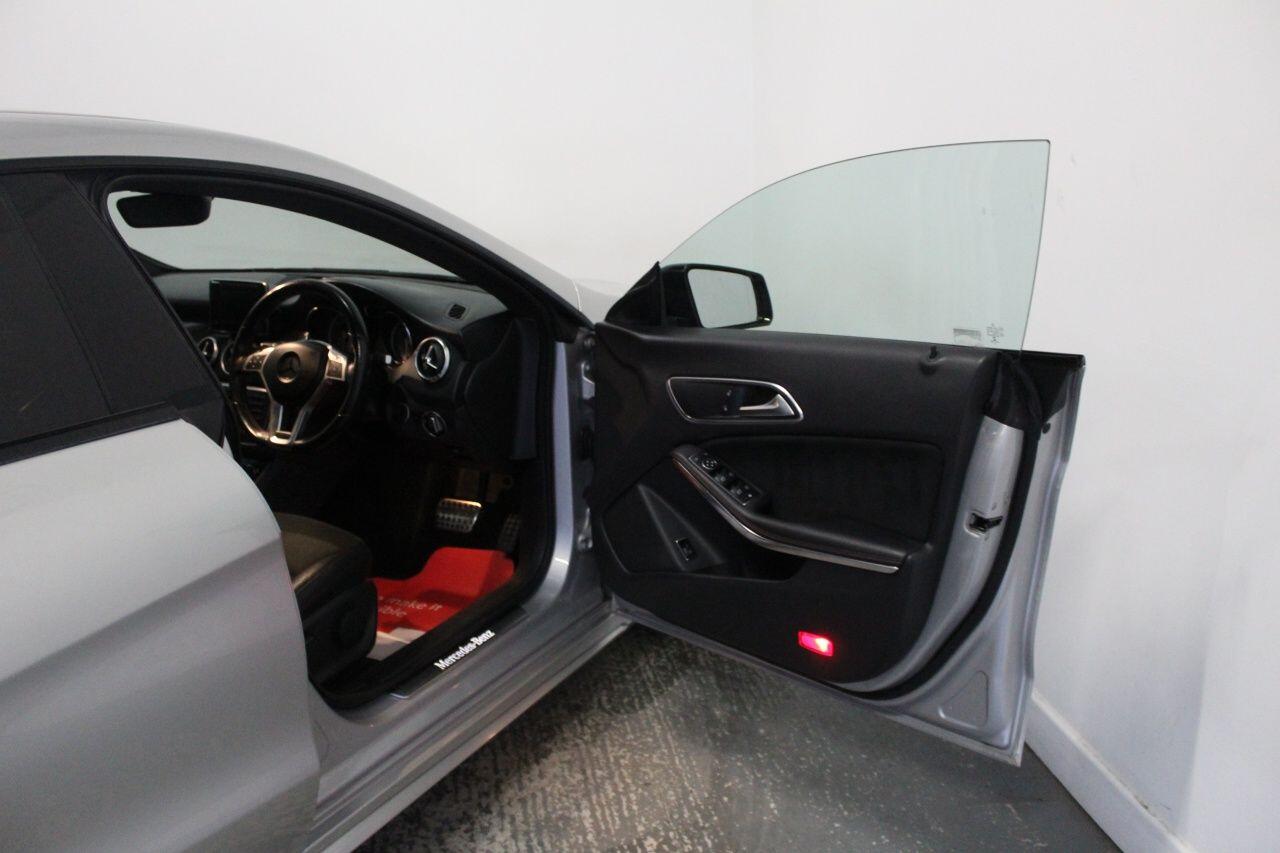 Mercedes-Benz CLA view 24