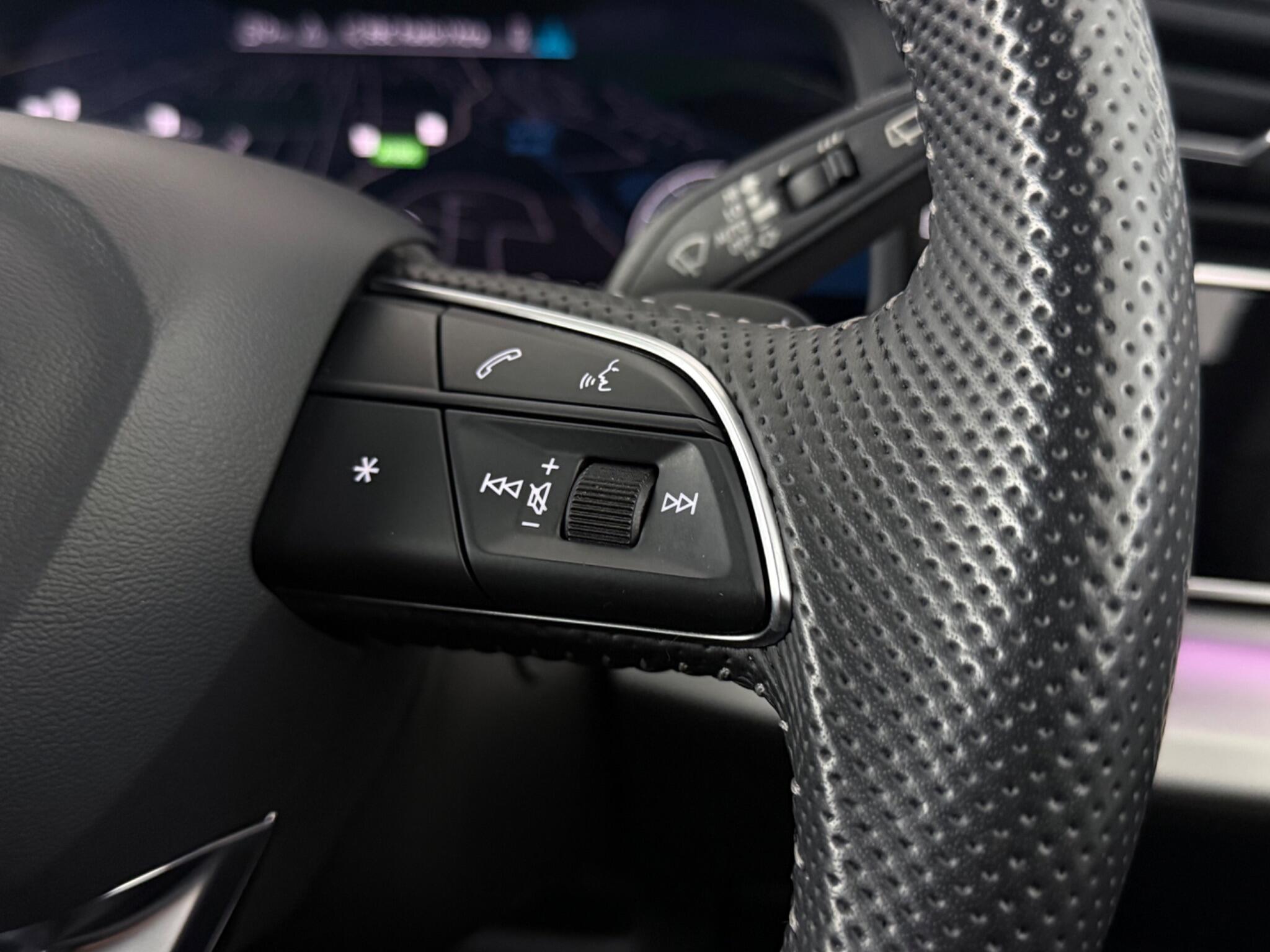 Audi Q7 view 13