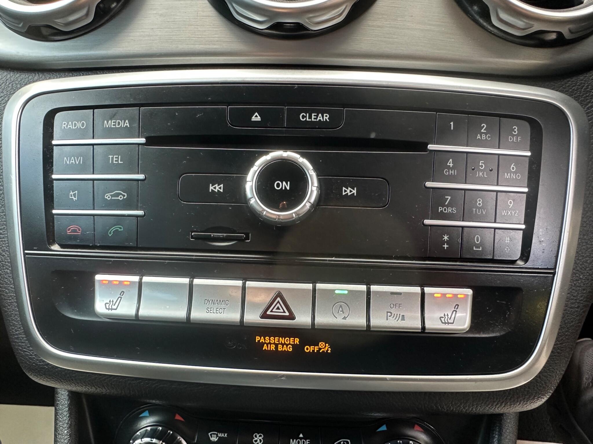 Mercedes-Benz Gla view 25