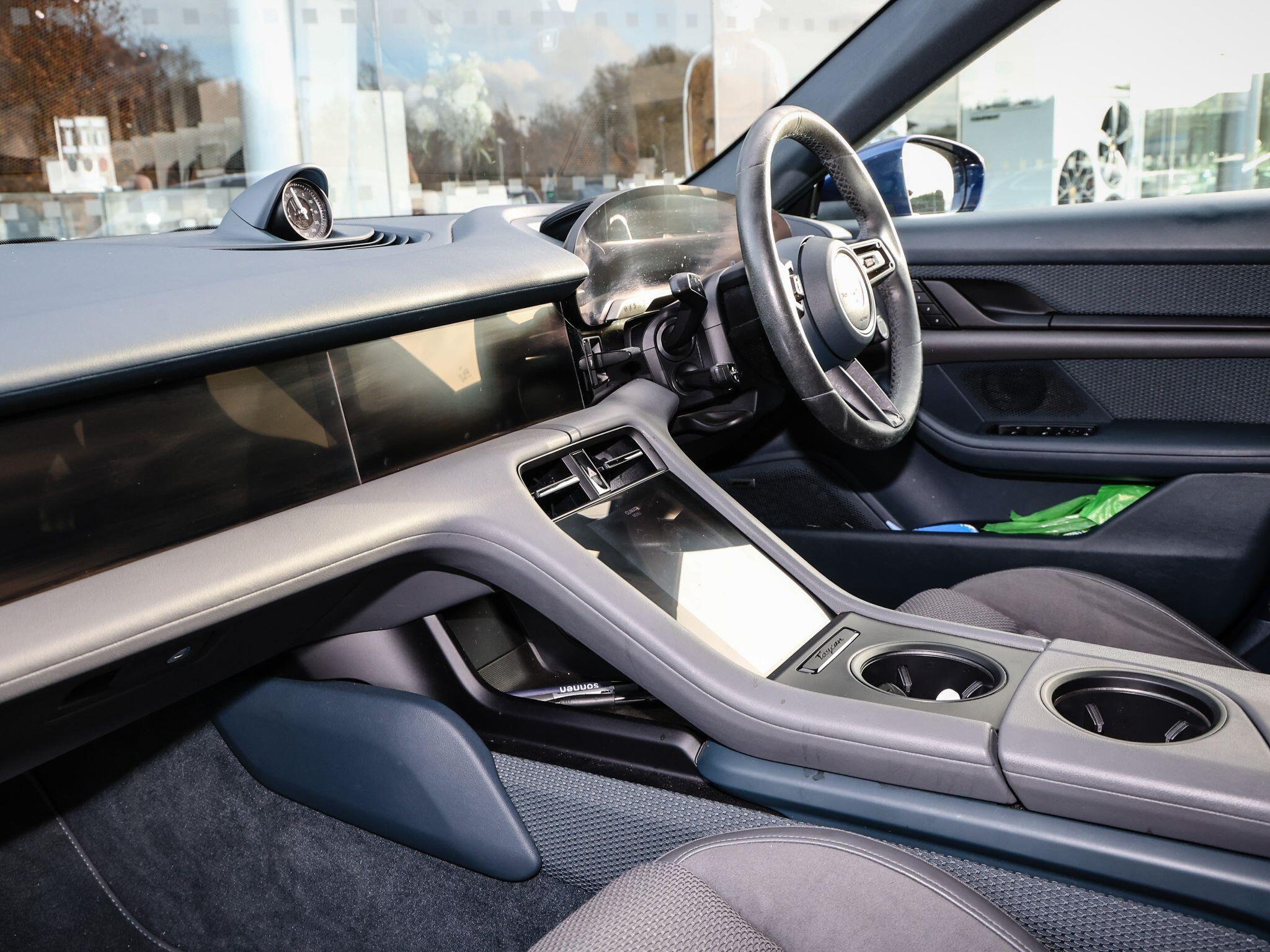 Porsche Taycan view 35