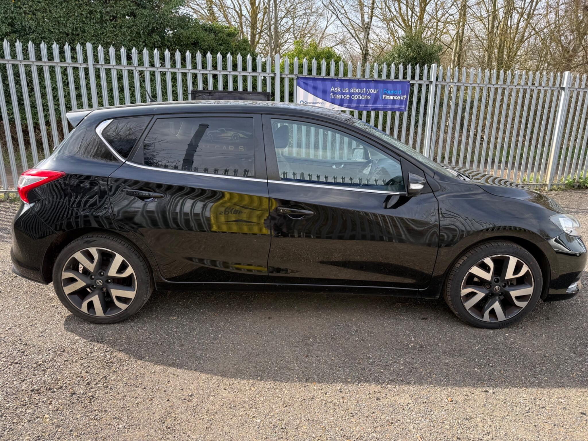 2016 Nissan Pulsar image 6