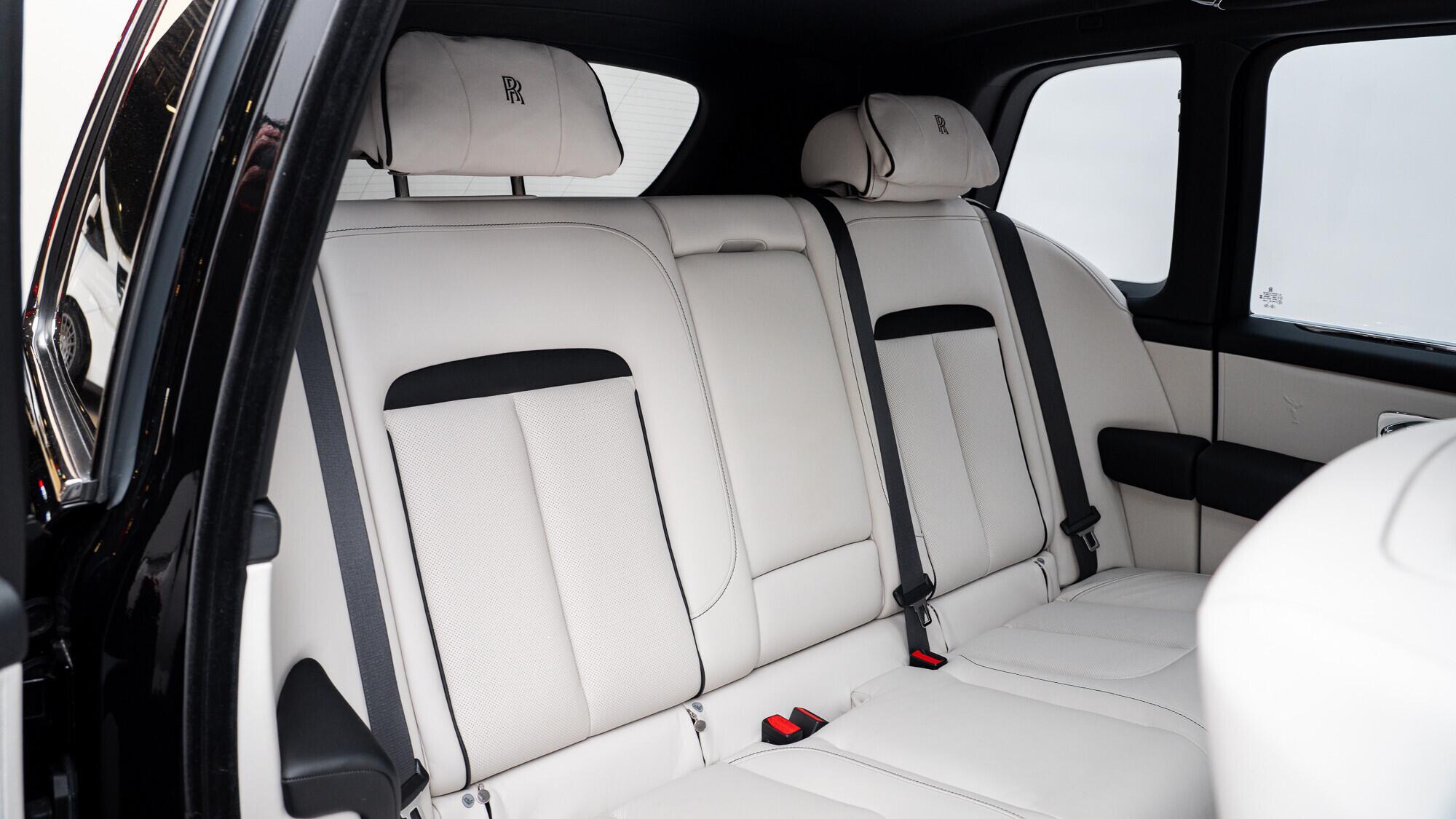 Rolls-Royce Cullinan view 22