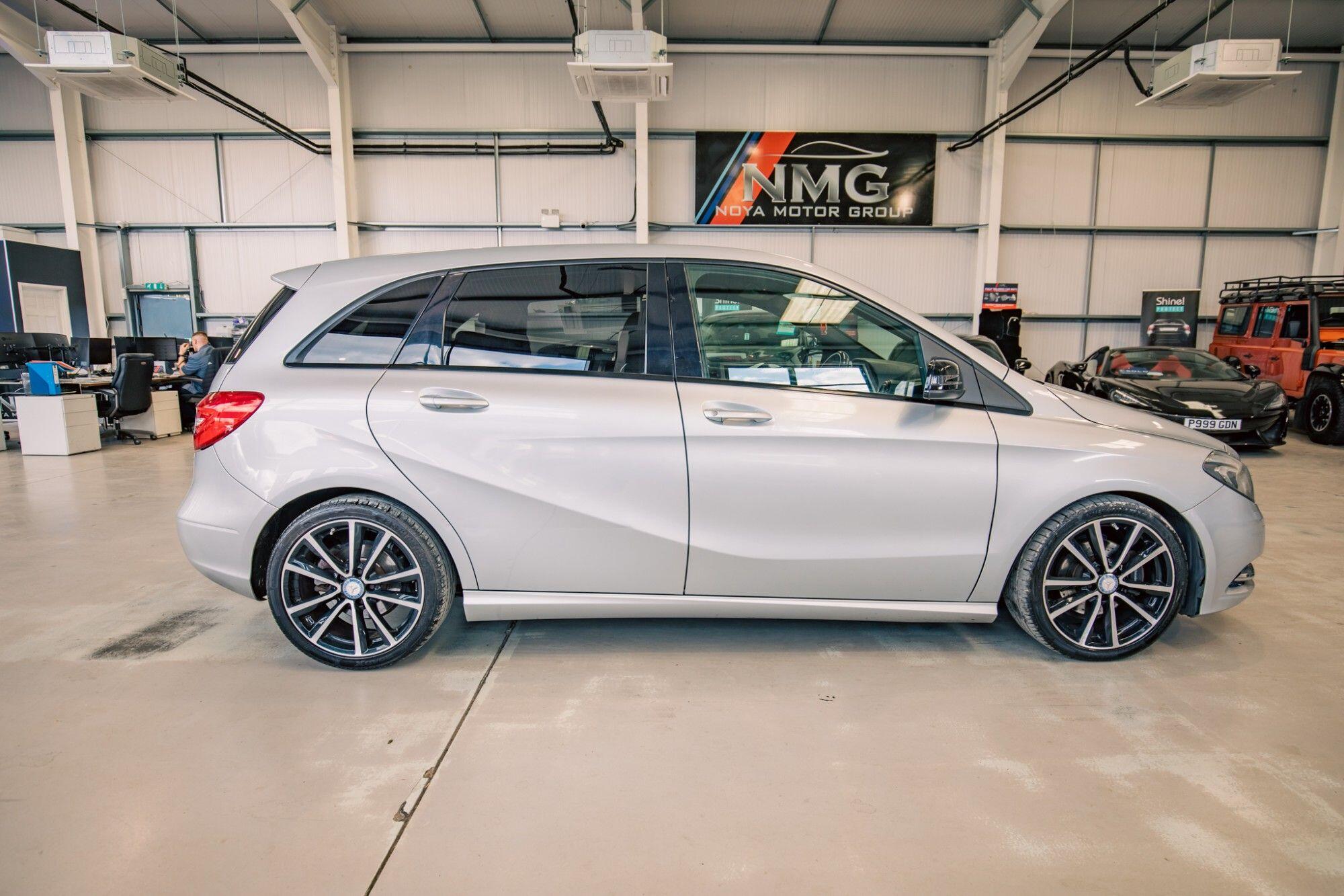 Mercedes-Benz B-Class view 21