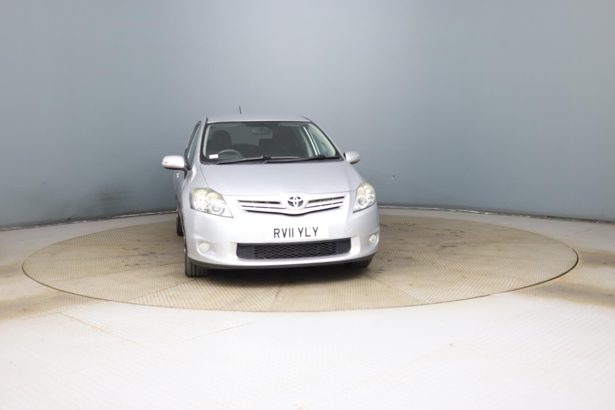 Toyota Auris view 2