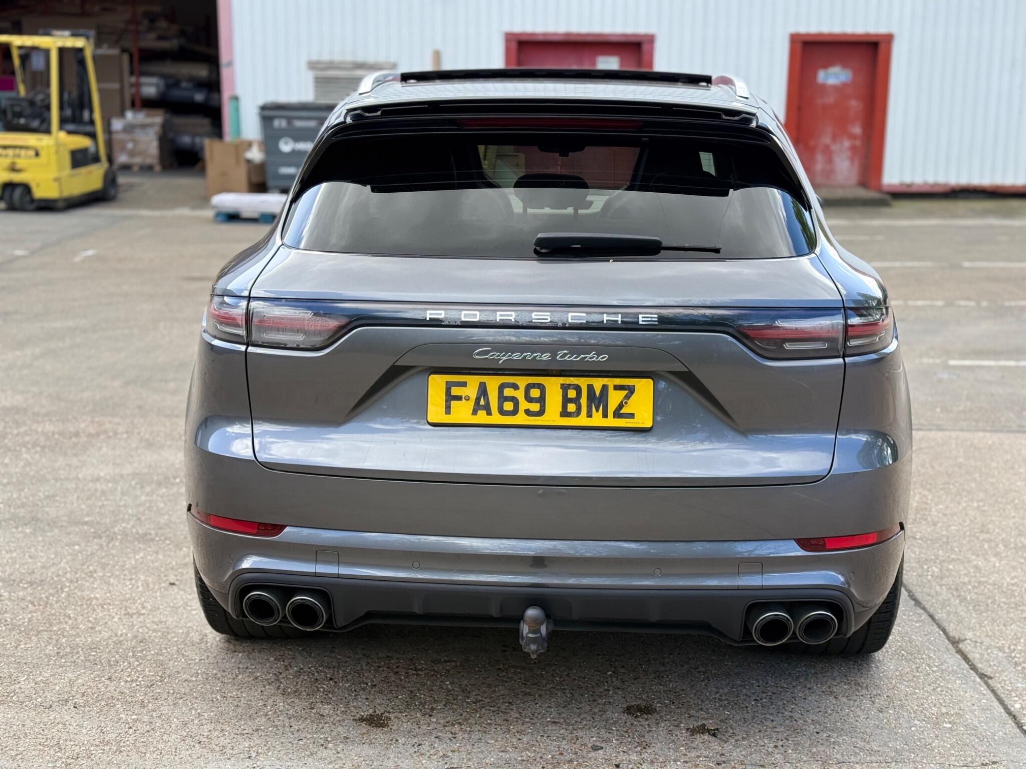 Porsche Cayenne view 6