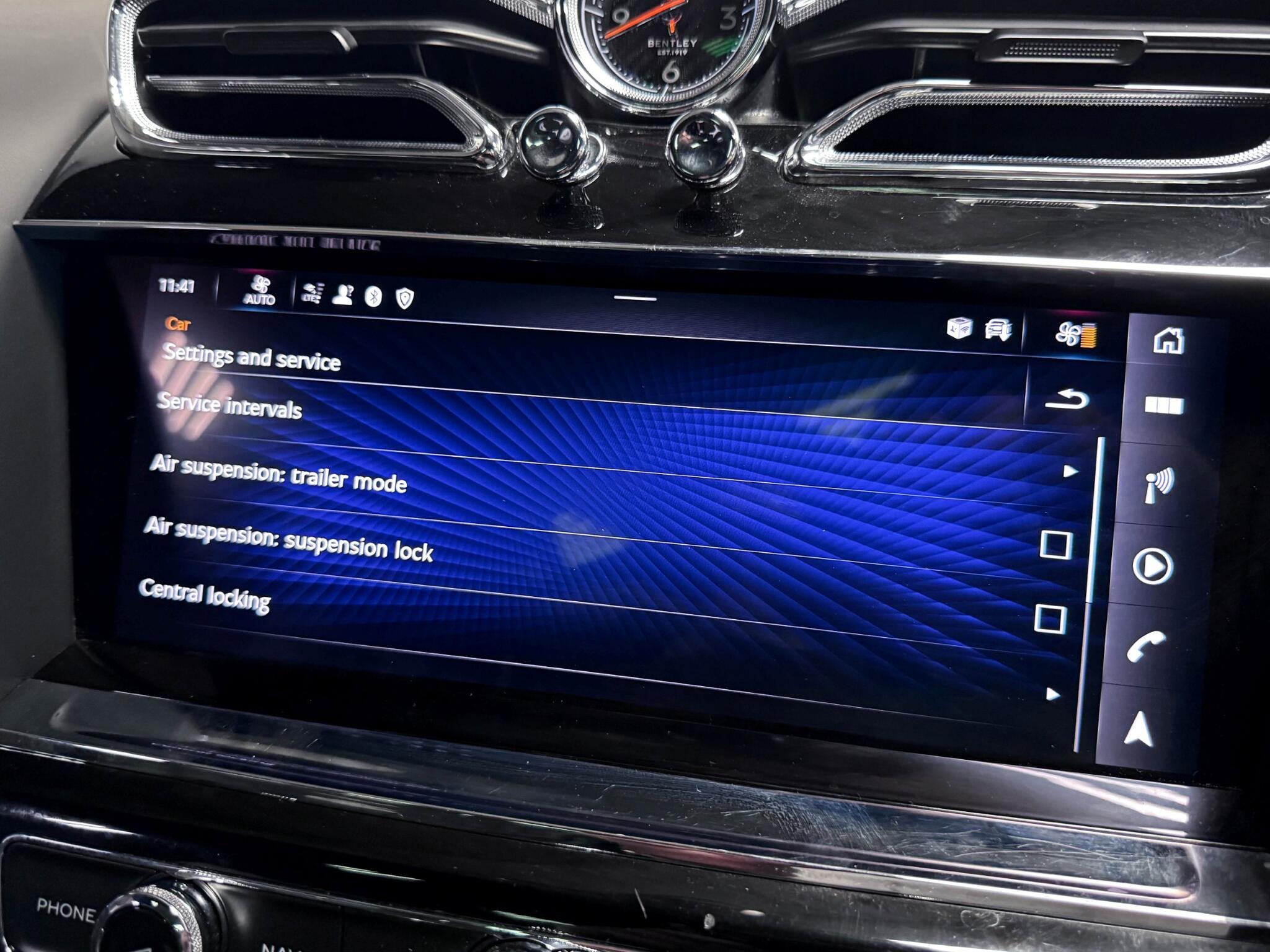 Bentley Bentayga view 74